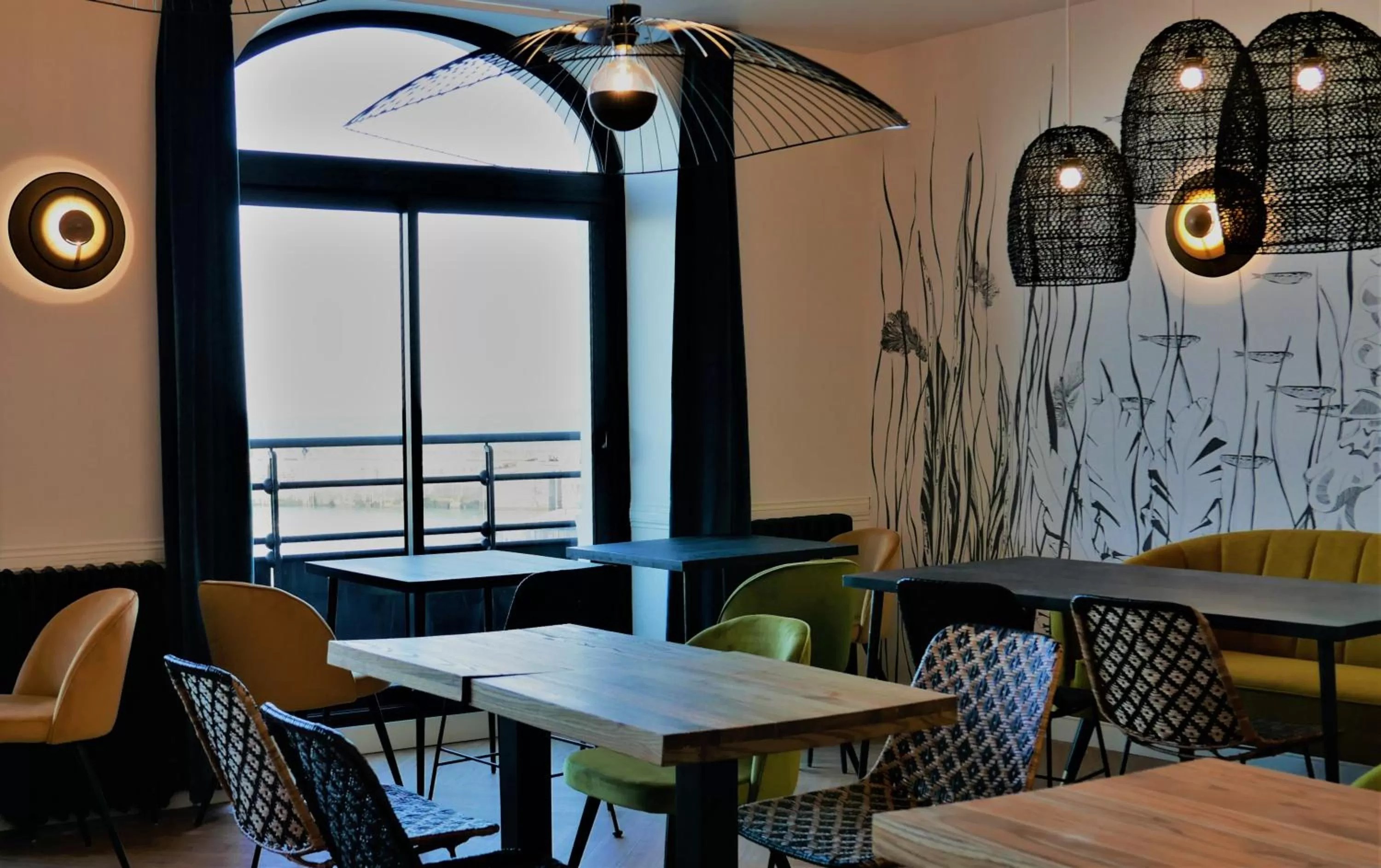 Restaurant/places to eat in Grand Hôtel de Bretagne