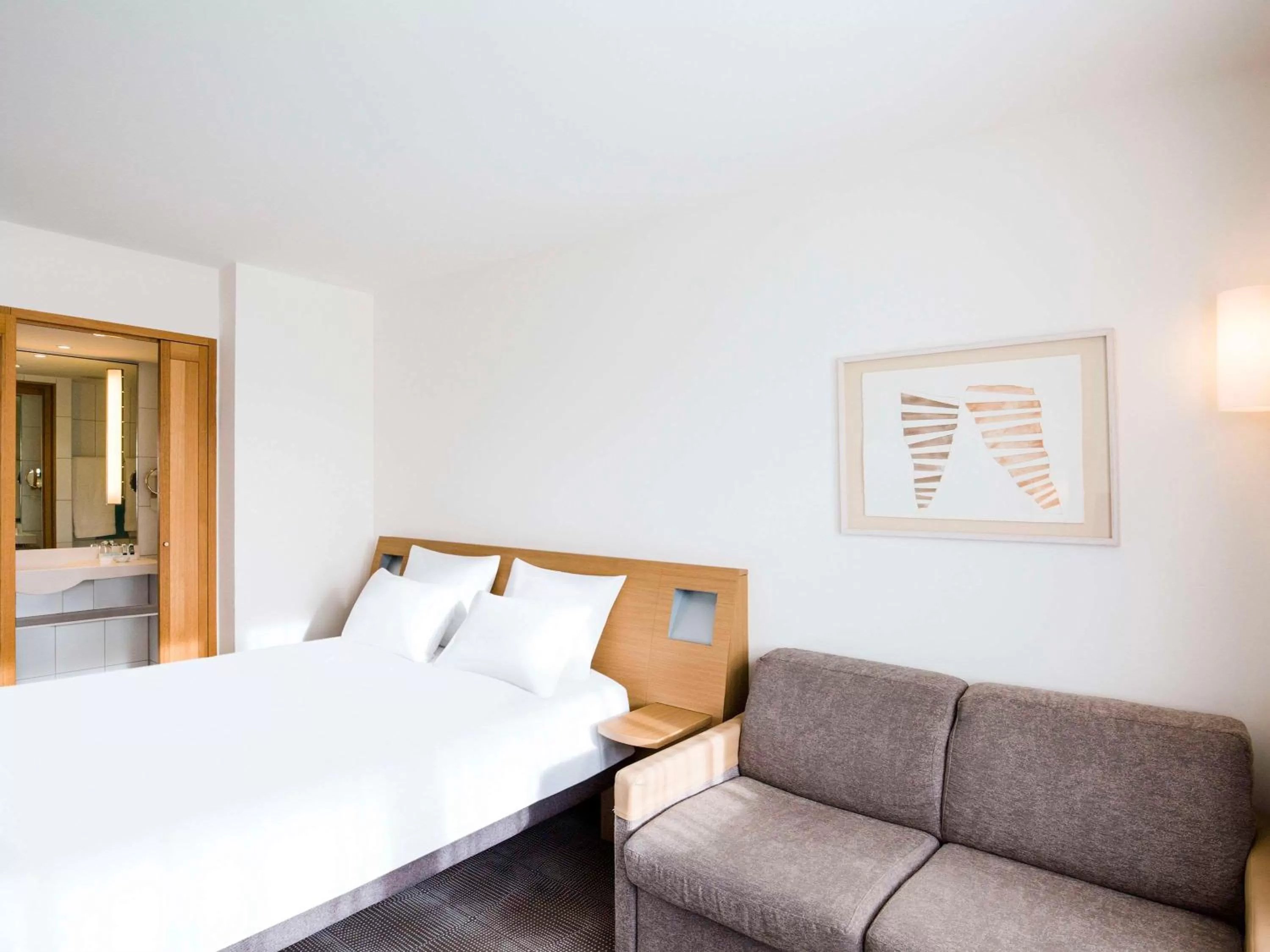 Double Room in Novotel Aachen City