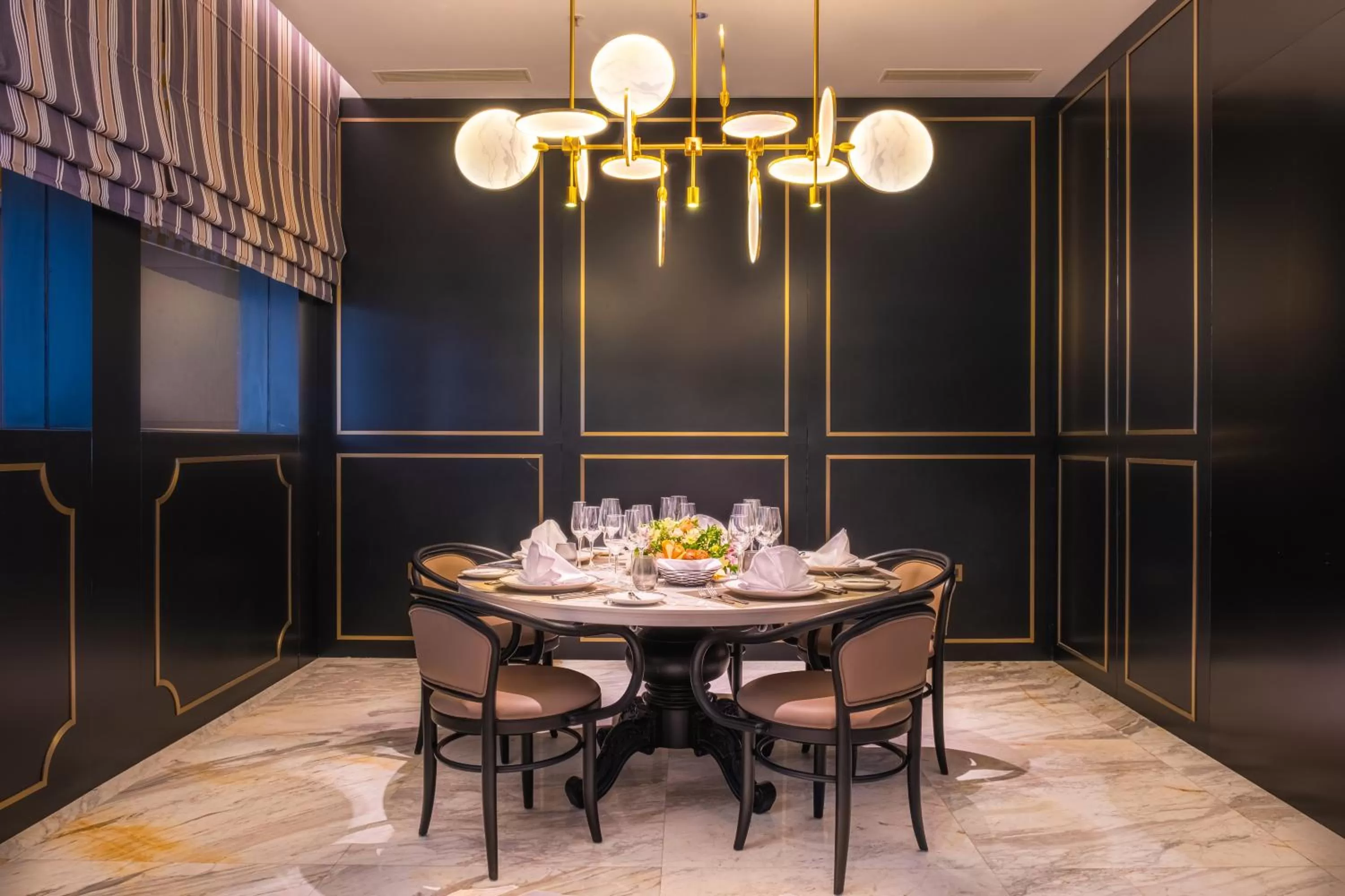 Restaurant/places to eat in Hilton Kinshasa