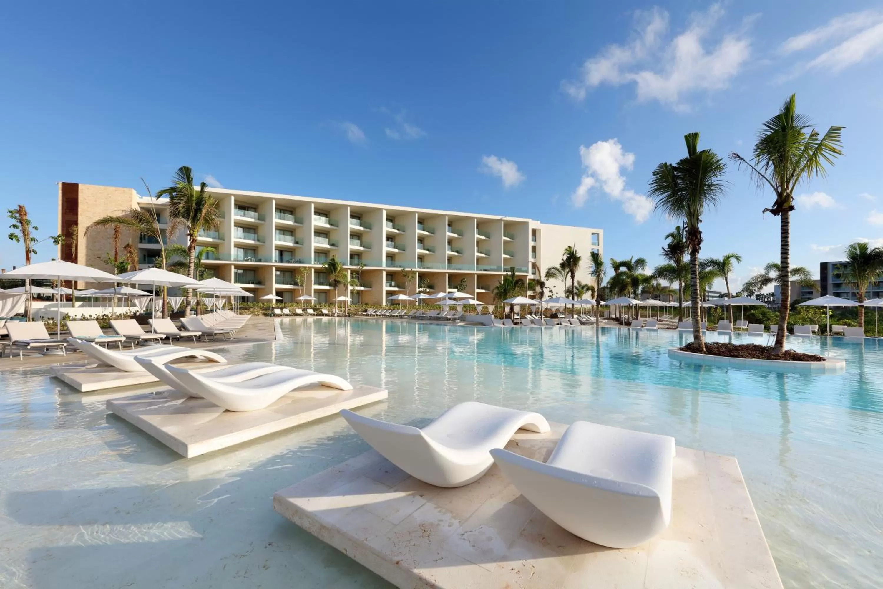 Swimming pool in Grand Palladium Select Costa Mujeres - All Inclusive