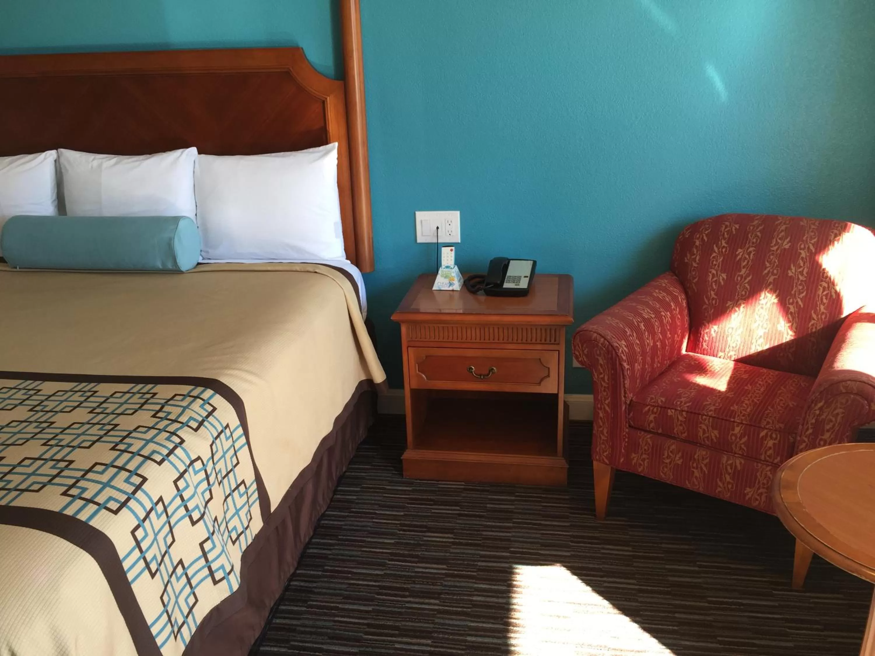 Bed in Continental Lodge