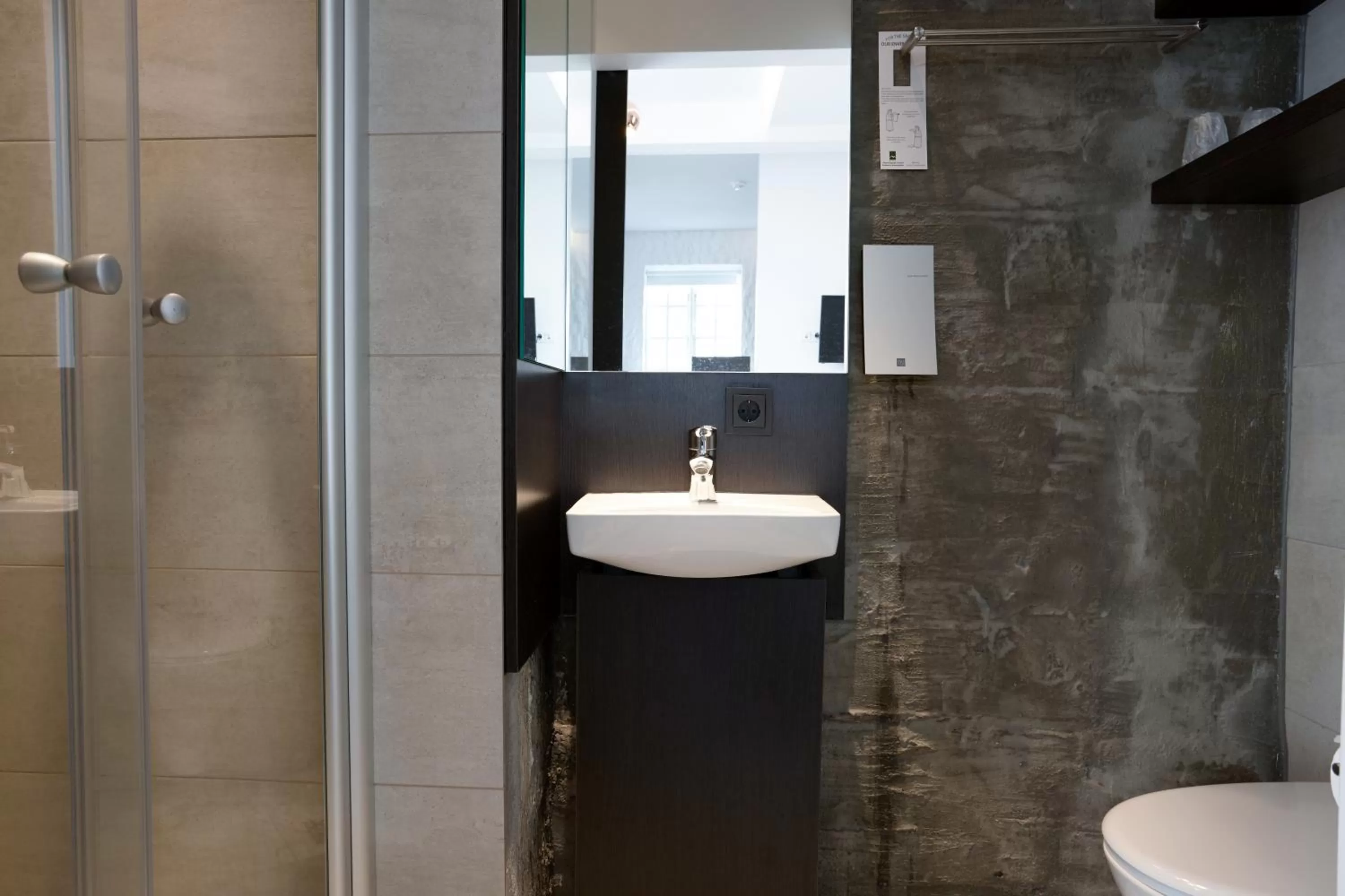 Bathroom in Fosshotel Rauðará