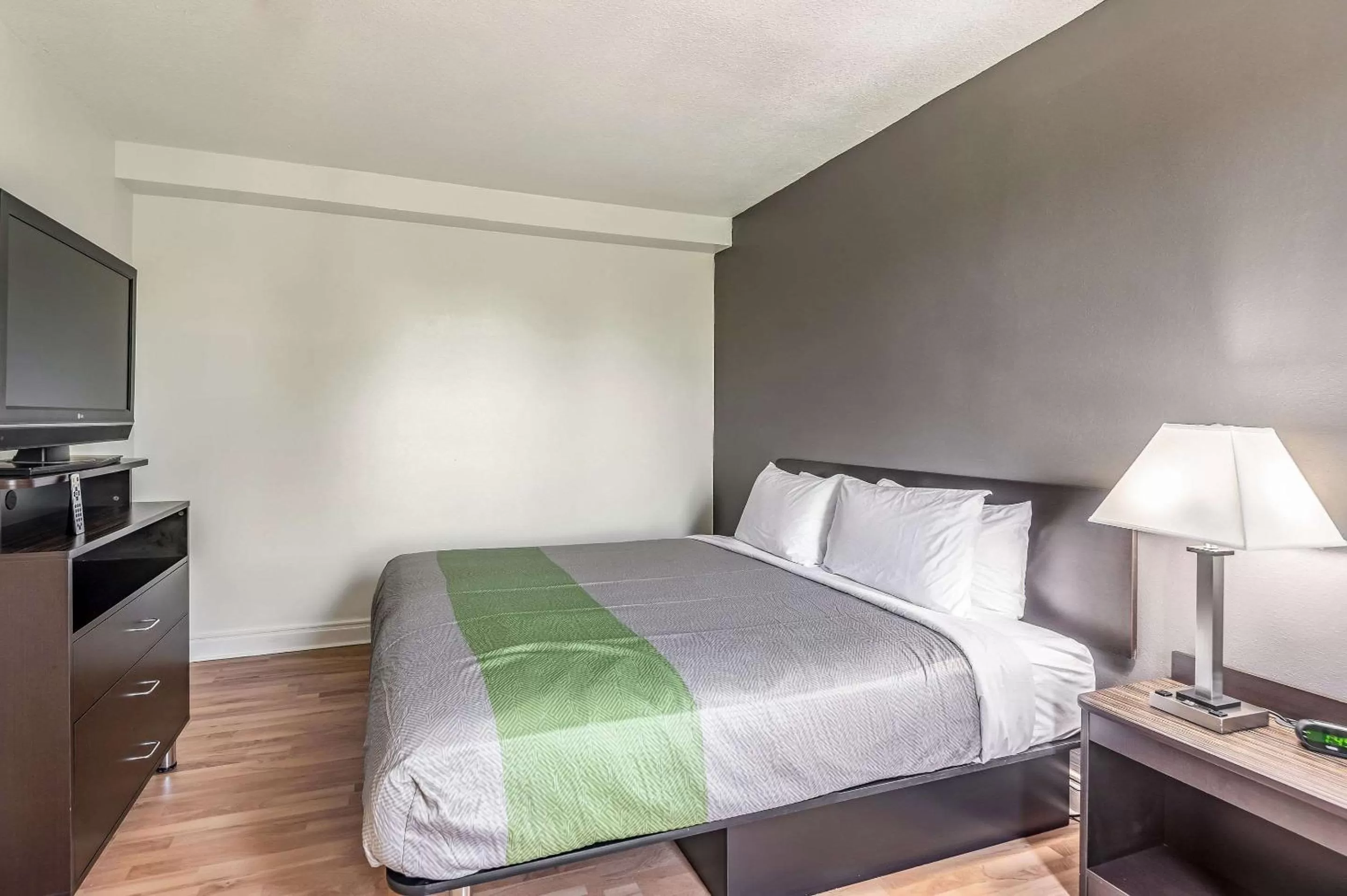 Photo of the whole room in Quality Inn & Suites Kansas City Downtown