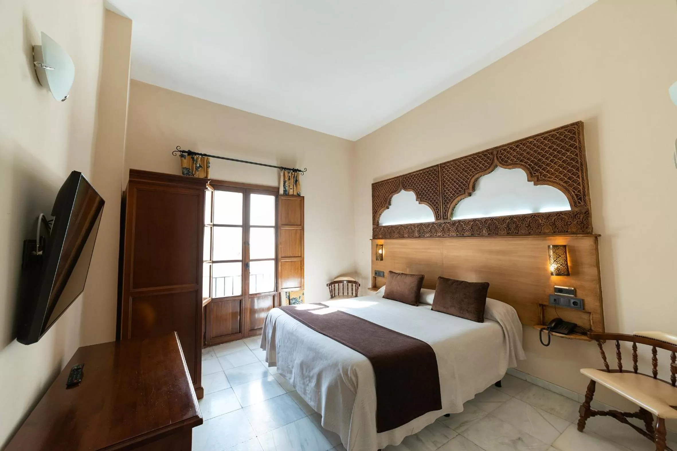 Photo of the whole room, Bed in Hotel Casa Museo de la Mezquita