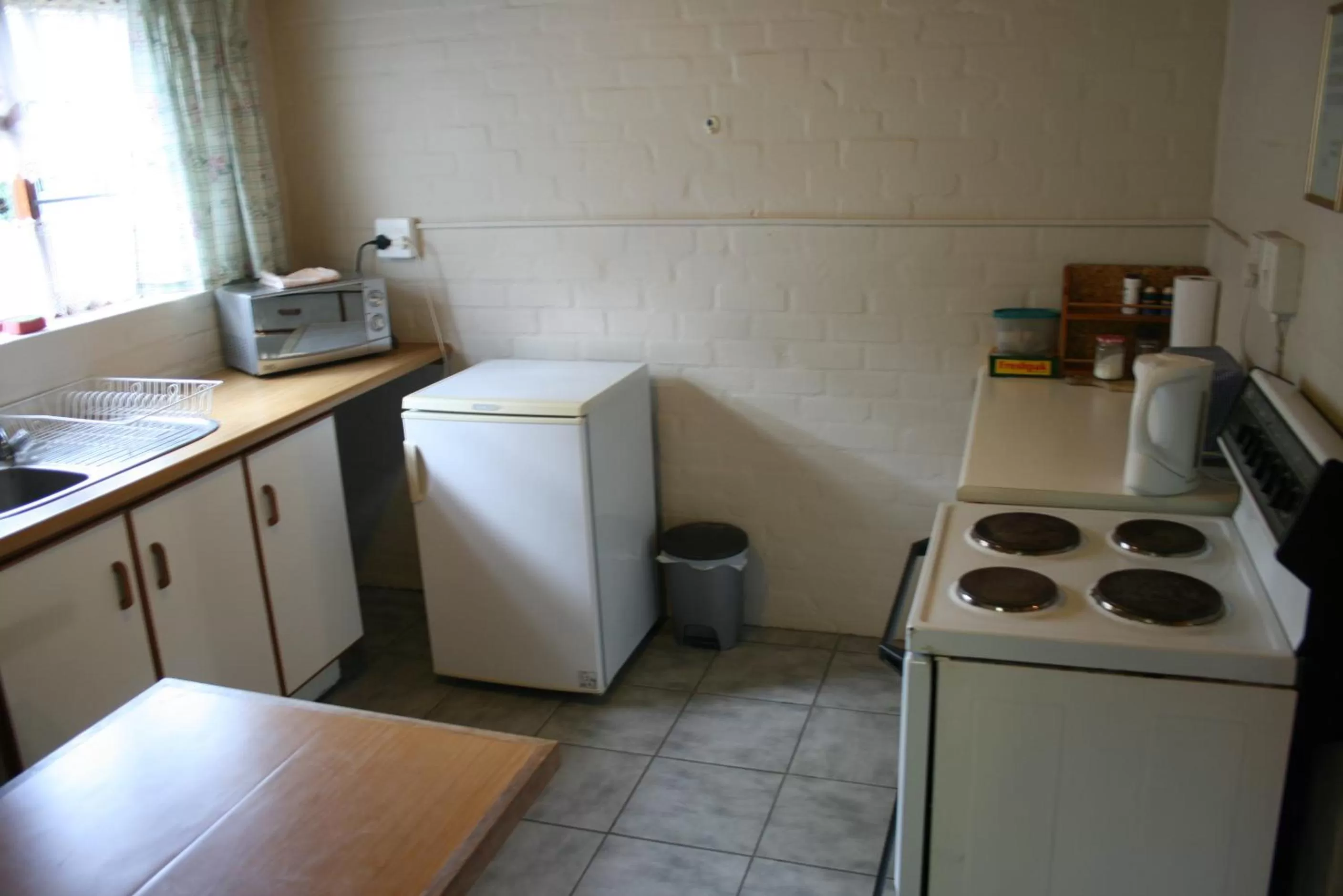 Kitchen or kitchenette, Kitchen/Kitchenette in Haus Barbara Guest House