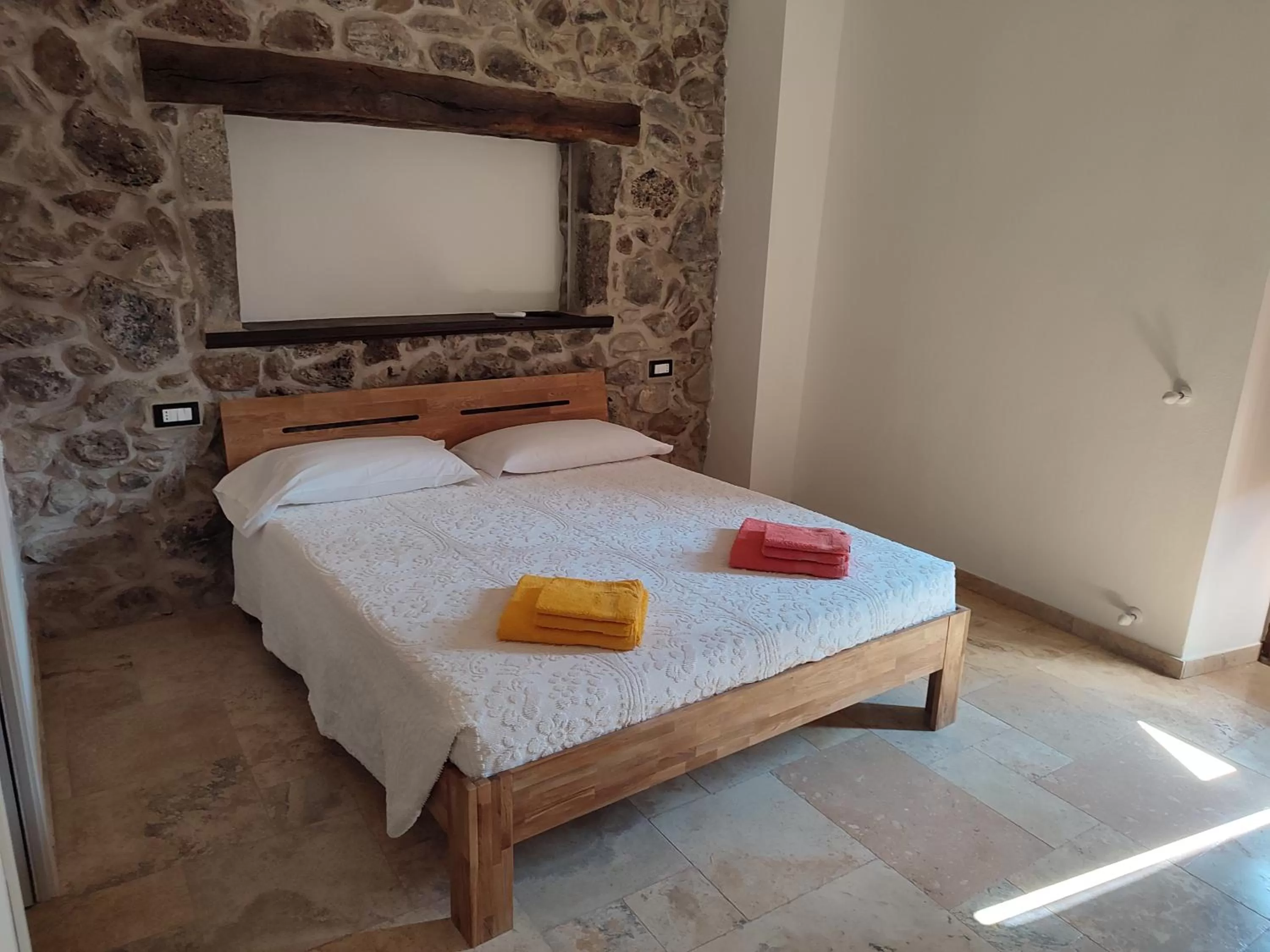 Bedroom, Bed in Deiana affittacamere e pizzeria