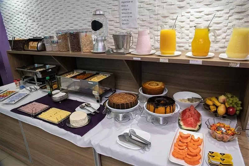 Breakfast in Aeroporto Plaza Hotel