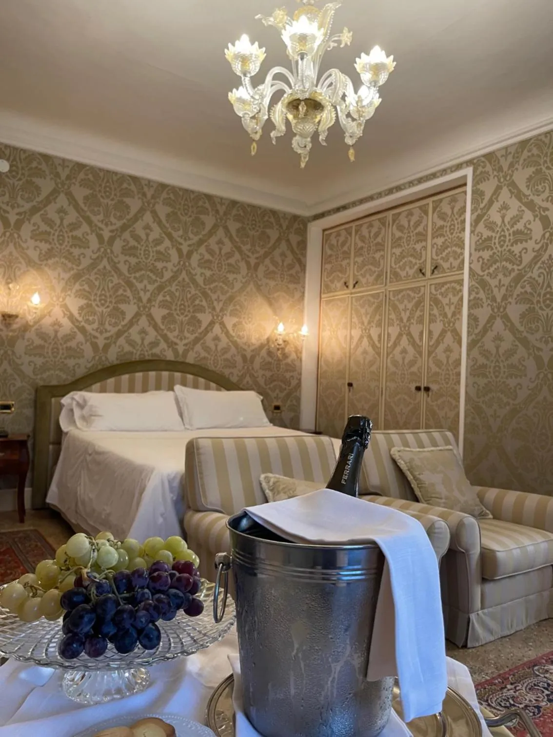 Photo of the whole room, Bed in Hotel Villa Condulmer