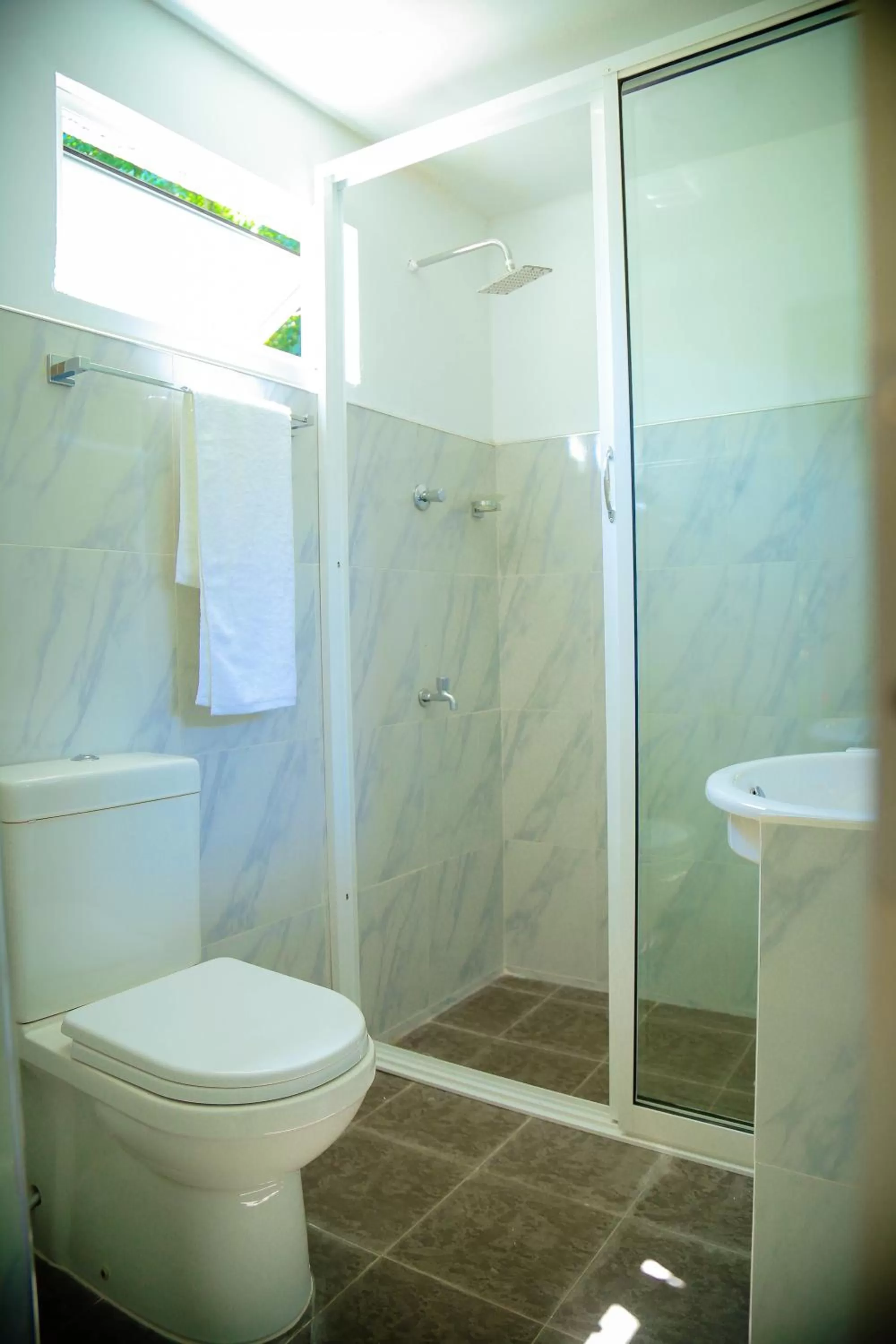 Bathroom in White Lodge