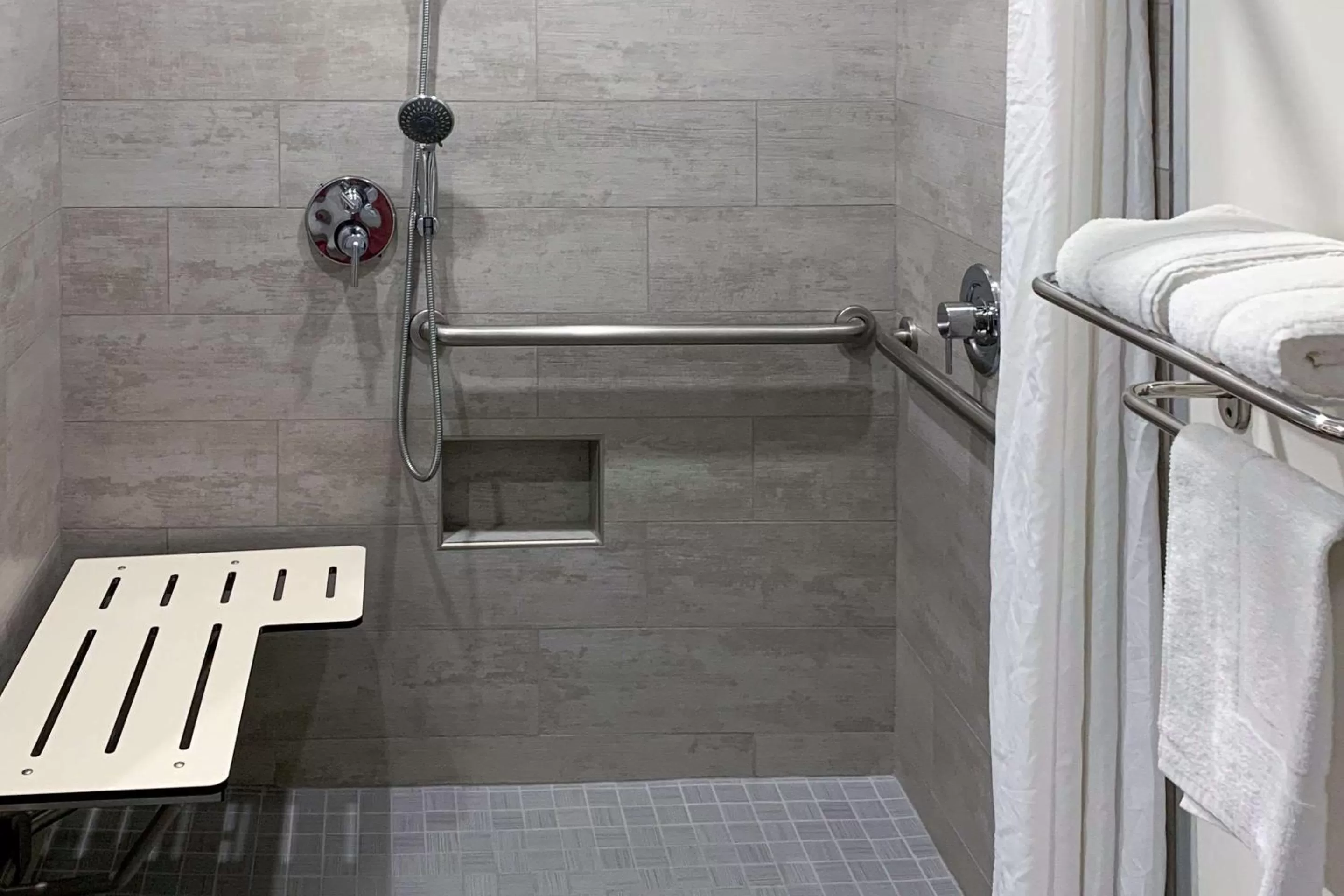 Shower in Quality Inn Near Chico State