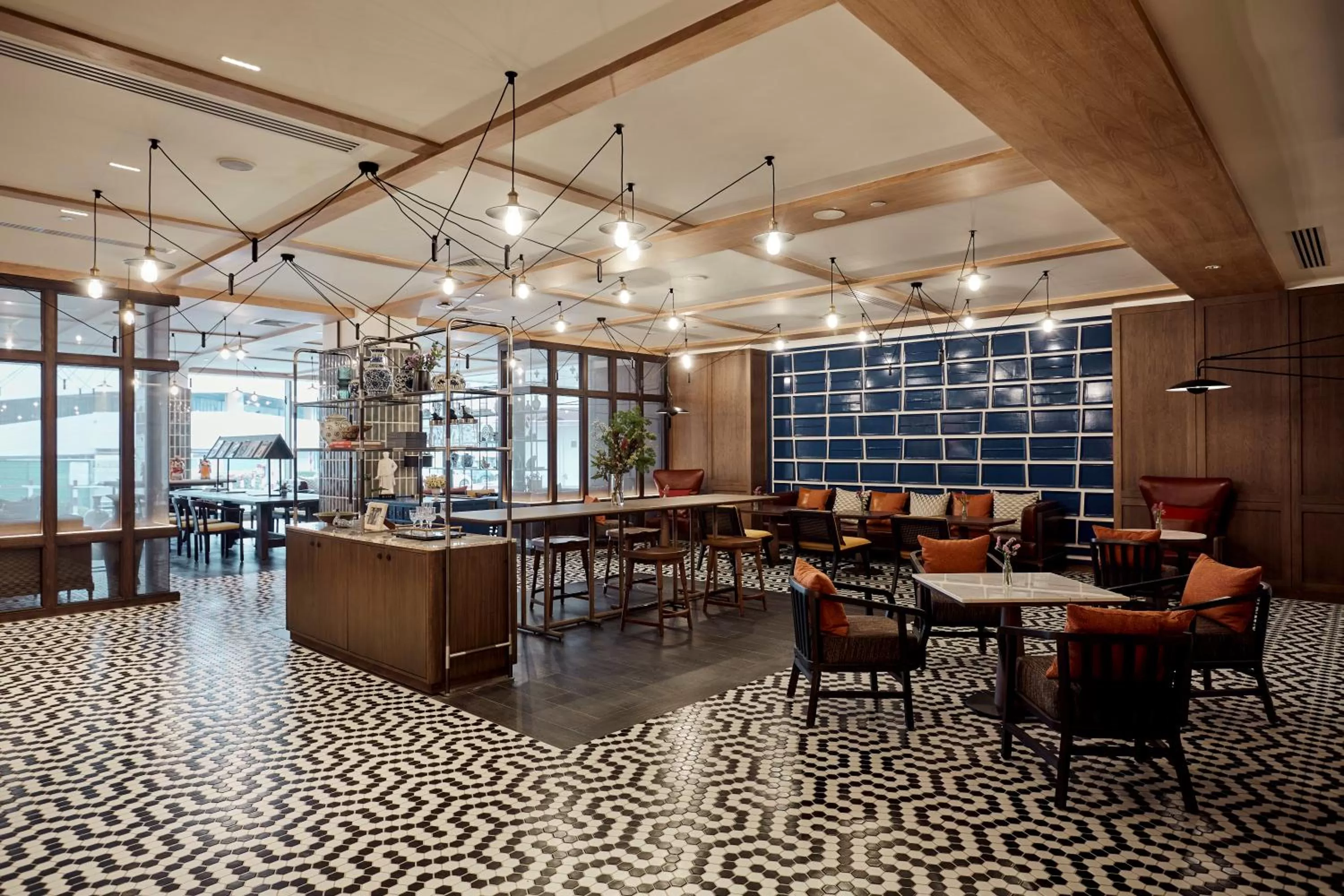 Communal lounge/ TV room in Montien Hotel Surawong Bangkok