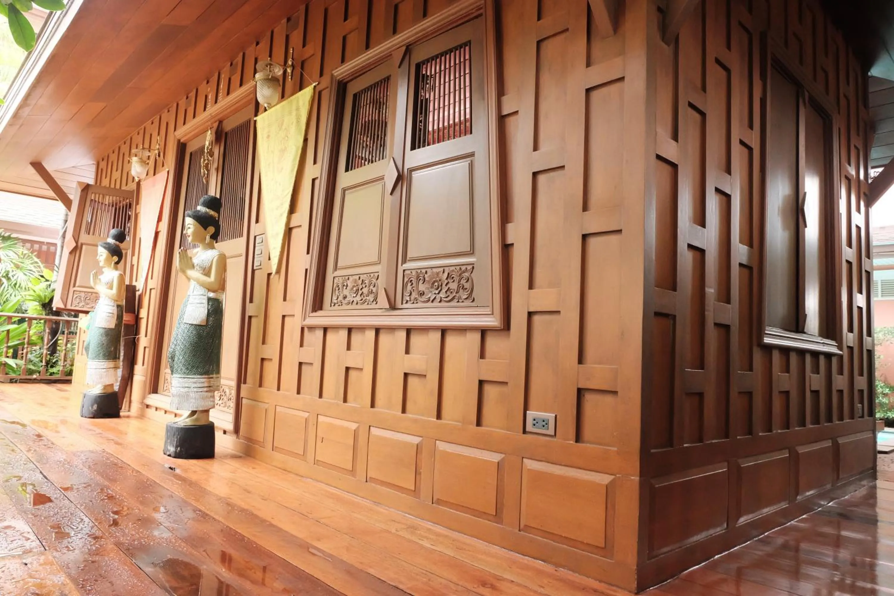 Decorative detail in Orchid Resort