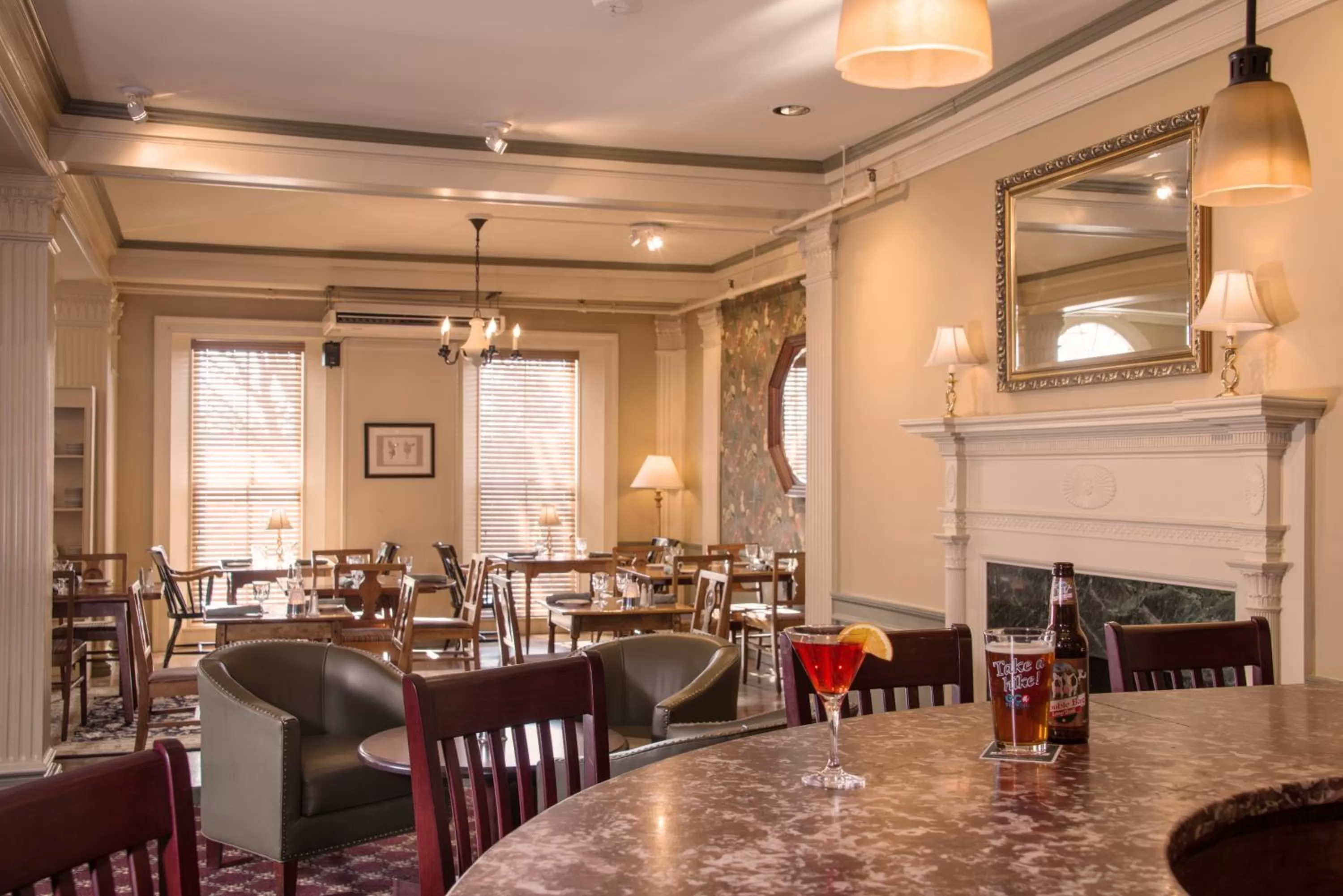 Lounge or bar in Middlebury Inn