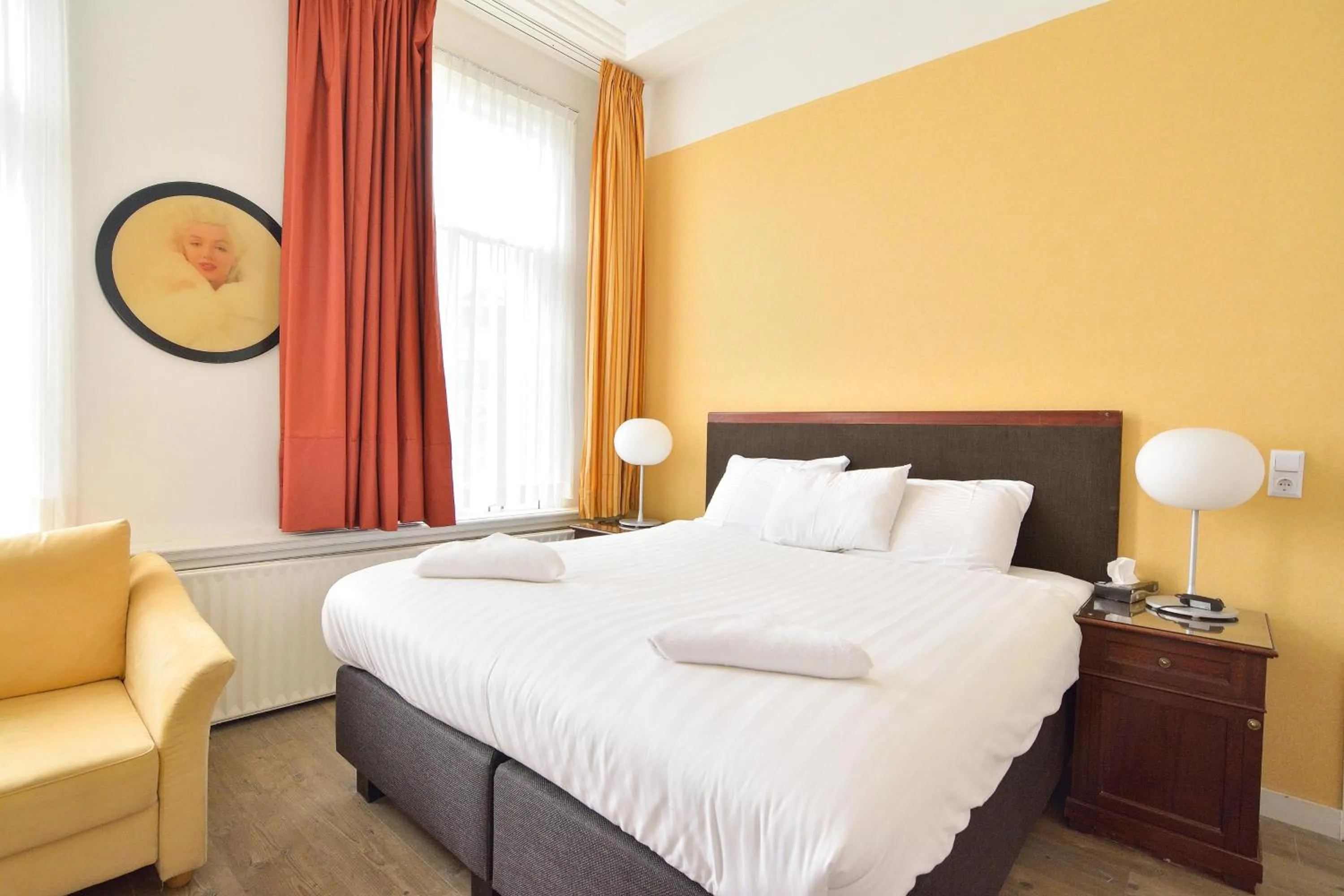 Bedroom, Bed in Hotel La Belle Vue