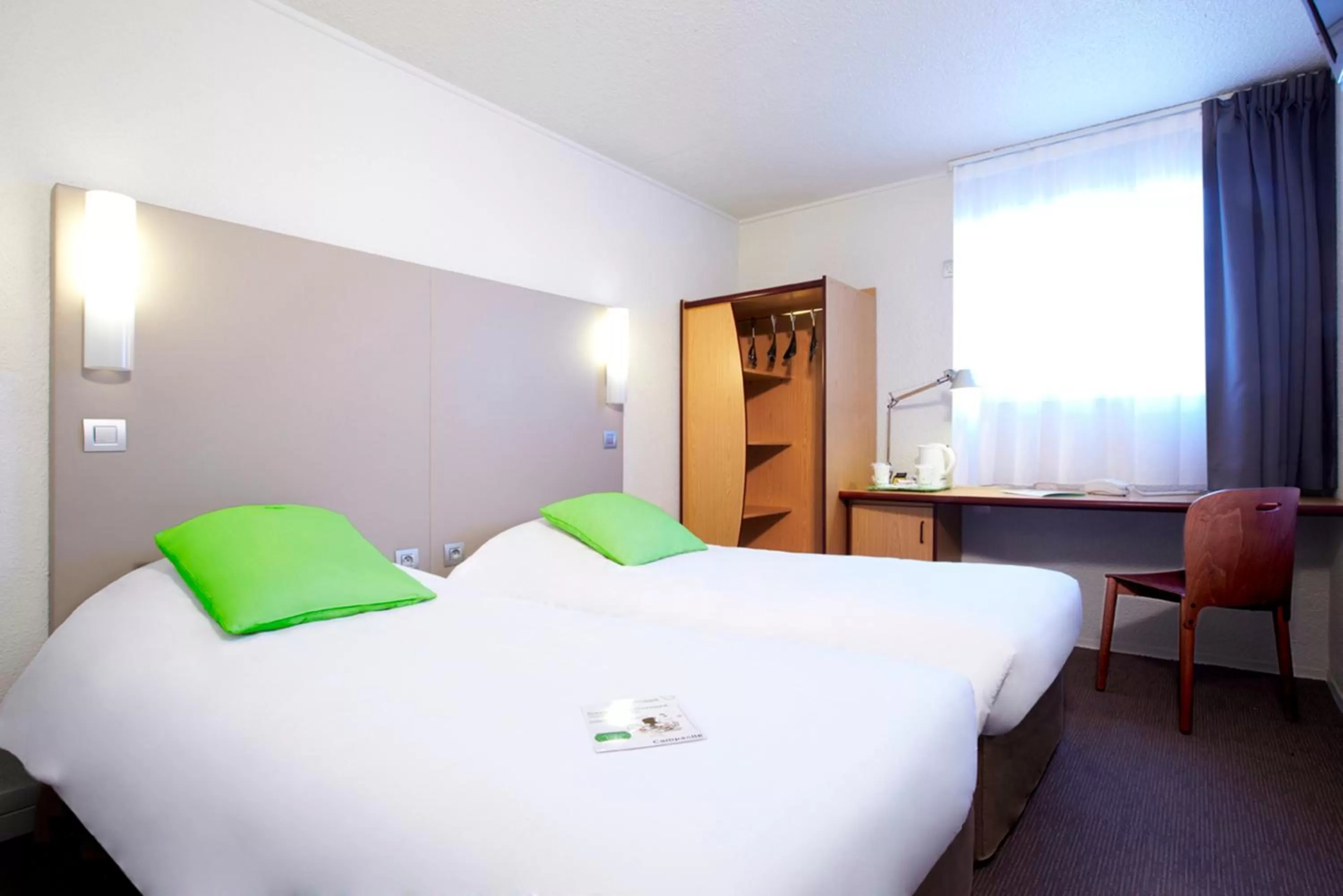 Bed in Campanile Lyon Dardilly Porte De Lyon
