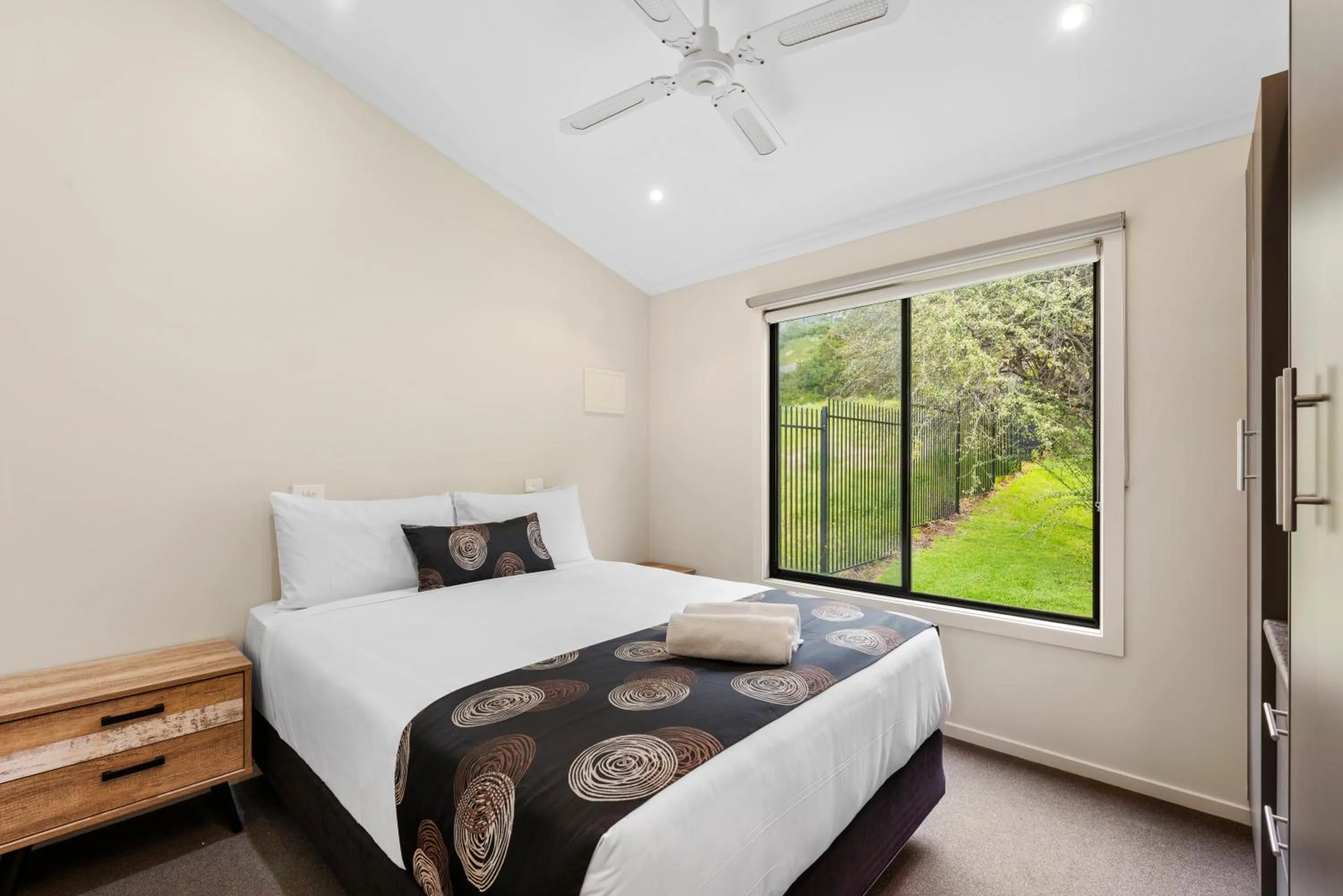 Bedroom, Bed in Discovery Parks - Geelong