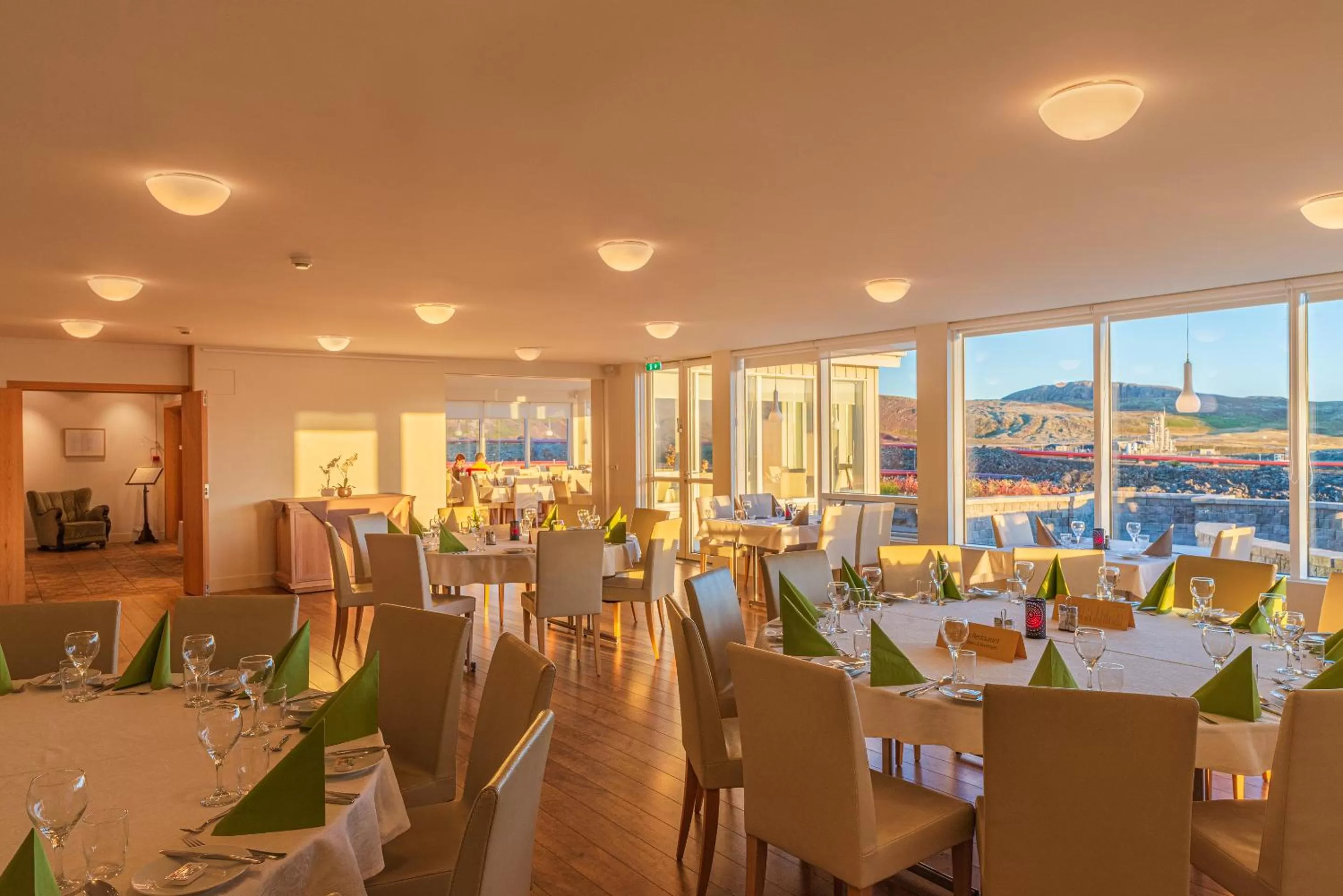 Restaurant/places to eat in Northern Light Inn