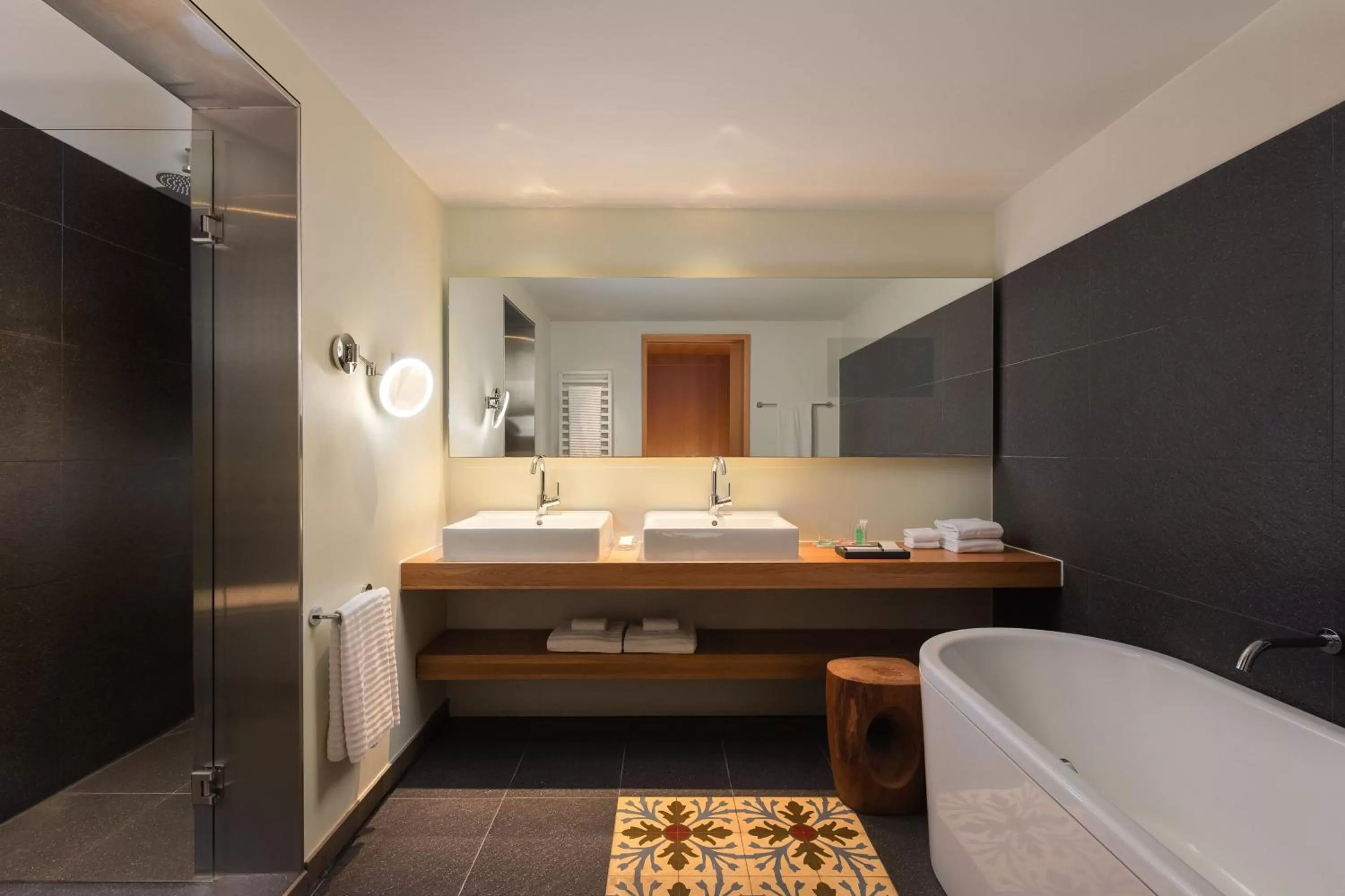 Bathroom in Le Meridien Barcelona