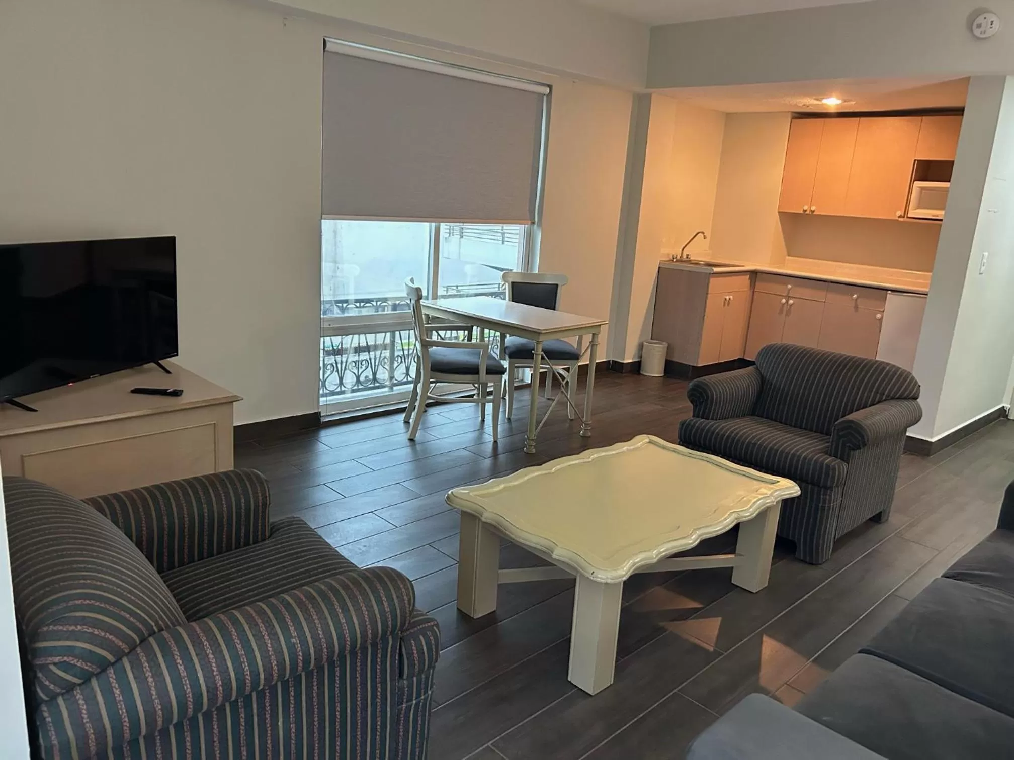 Communal lounge/ TV room in Hotel Parque Central