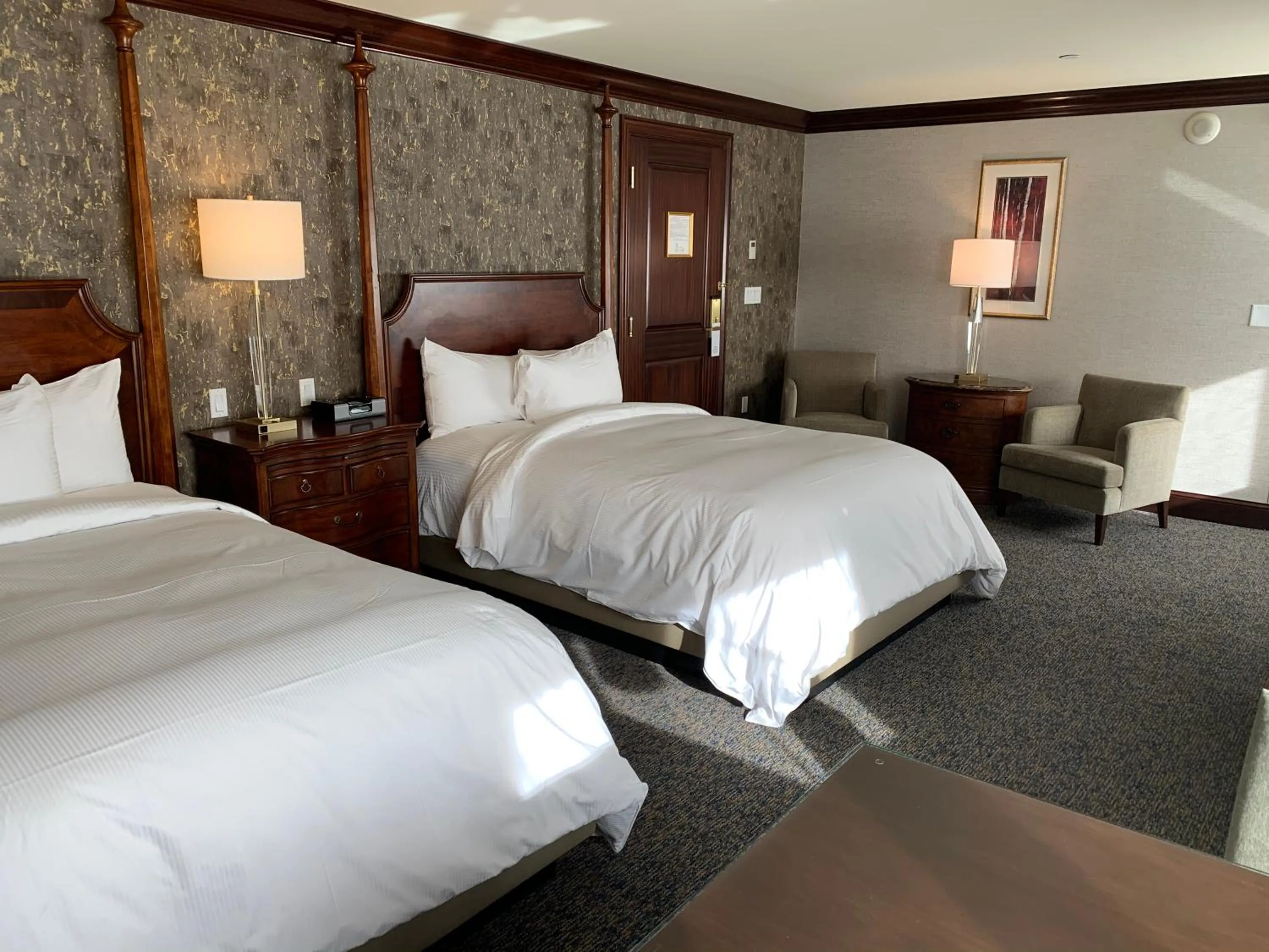 Bedroom in The Towers at The Kahler Grand