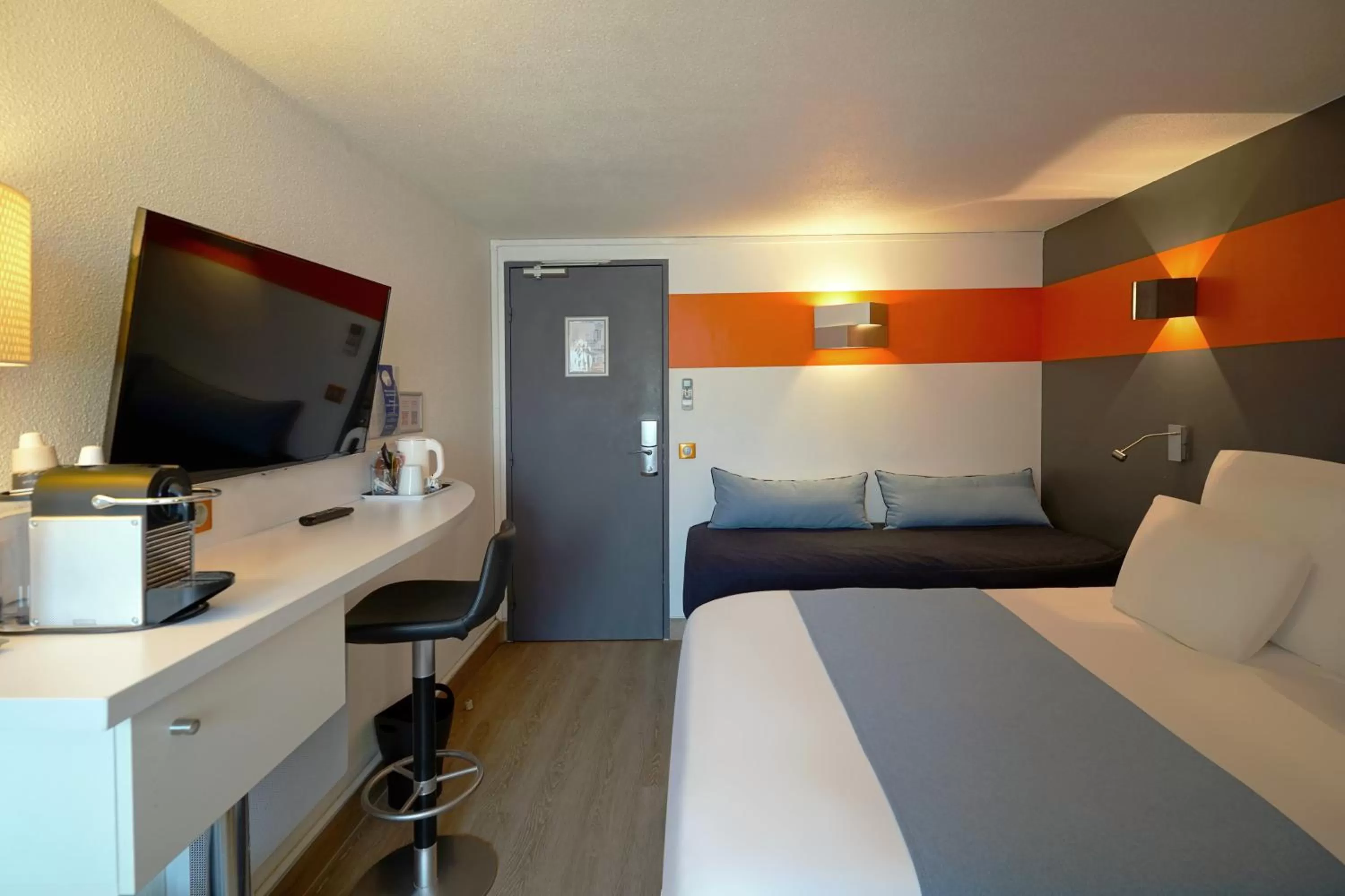 Photo of the whole room, Bed in Hôtel Best Western The Wish Versailles