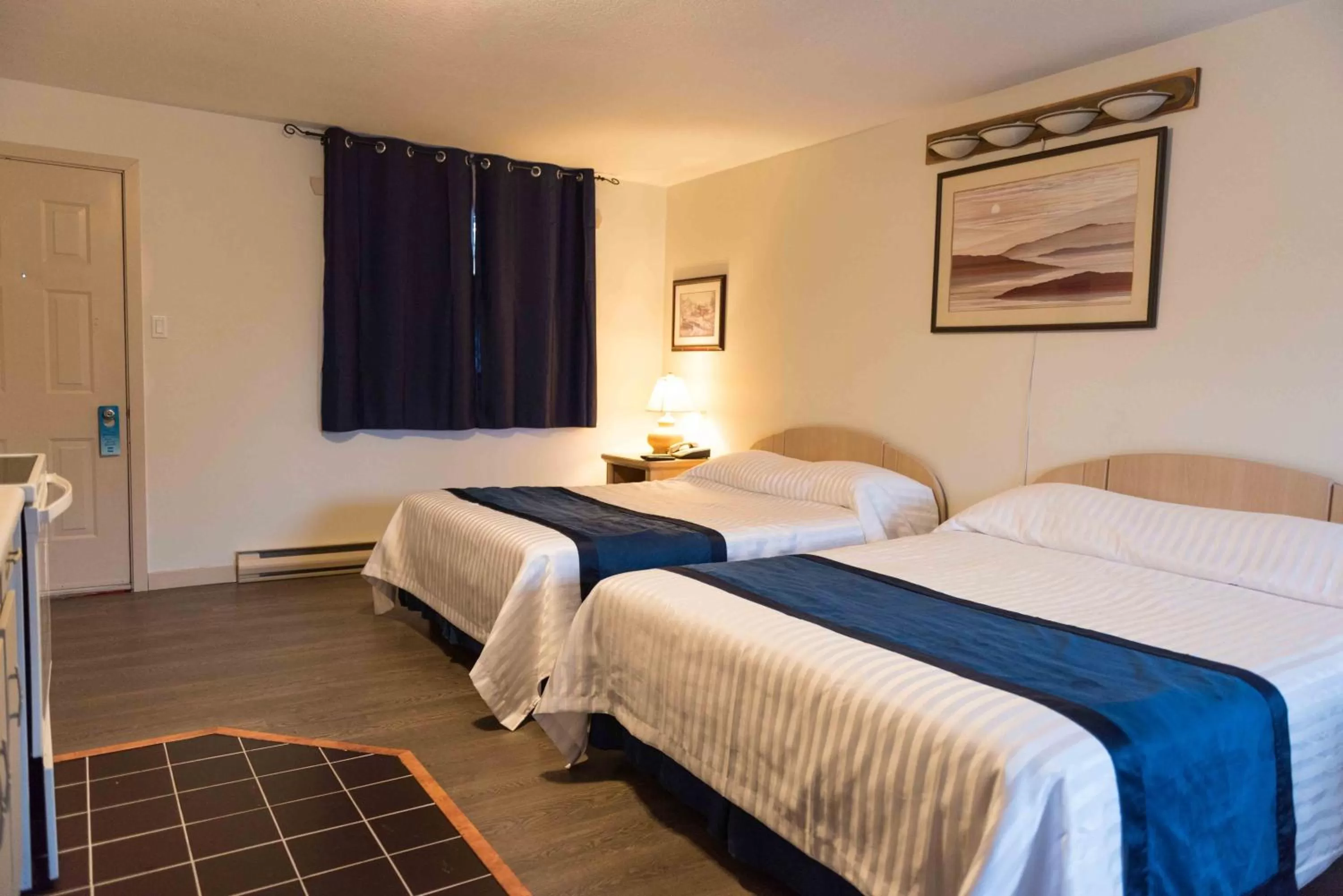 Bed in Radium Park Lodge