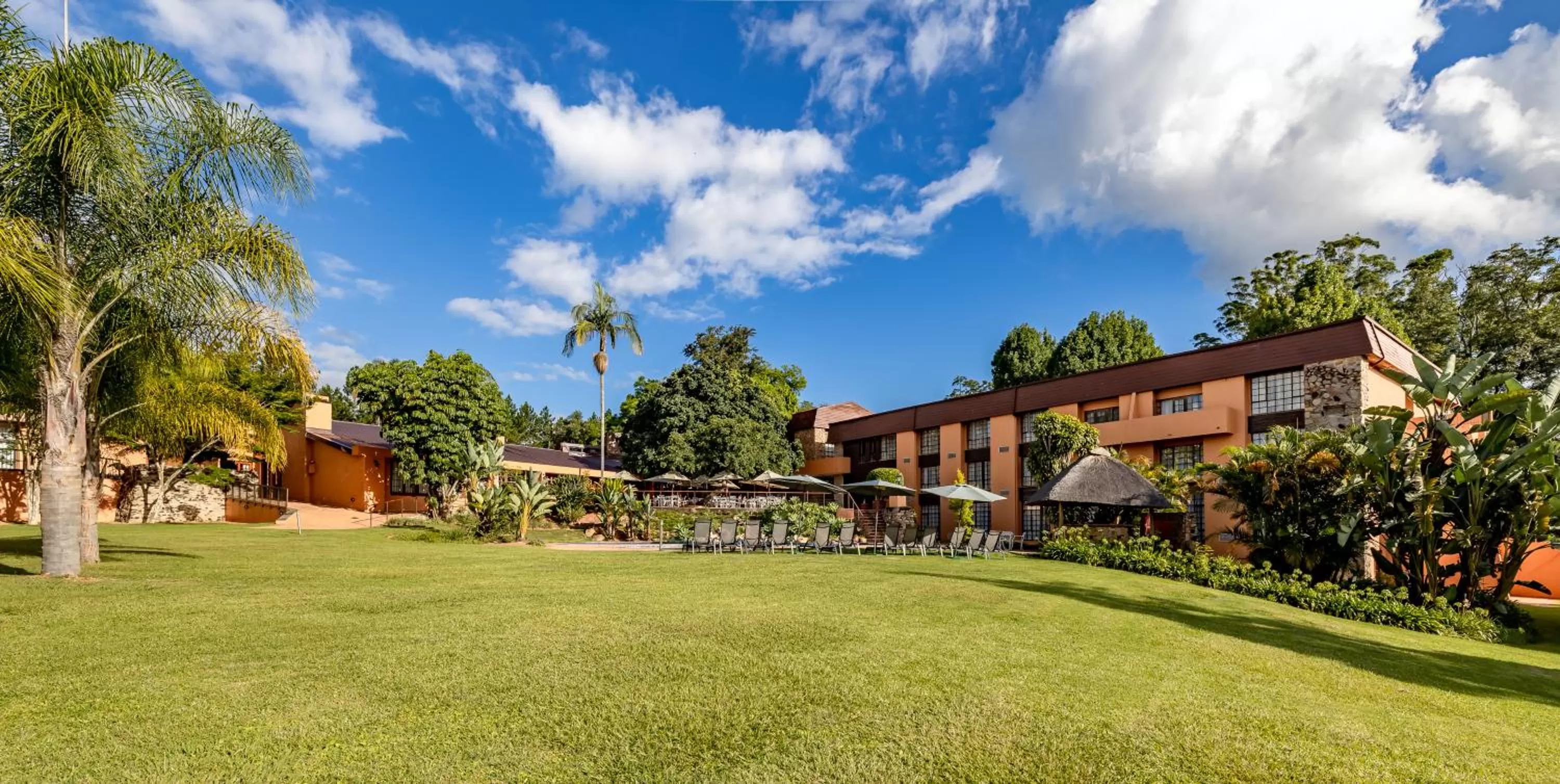 Day in African Sky Hotels - Pine Lake Inn