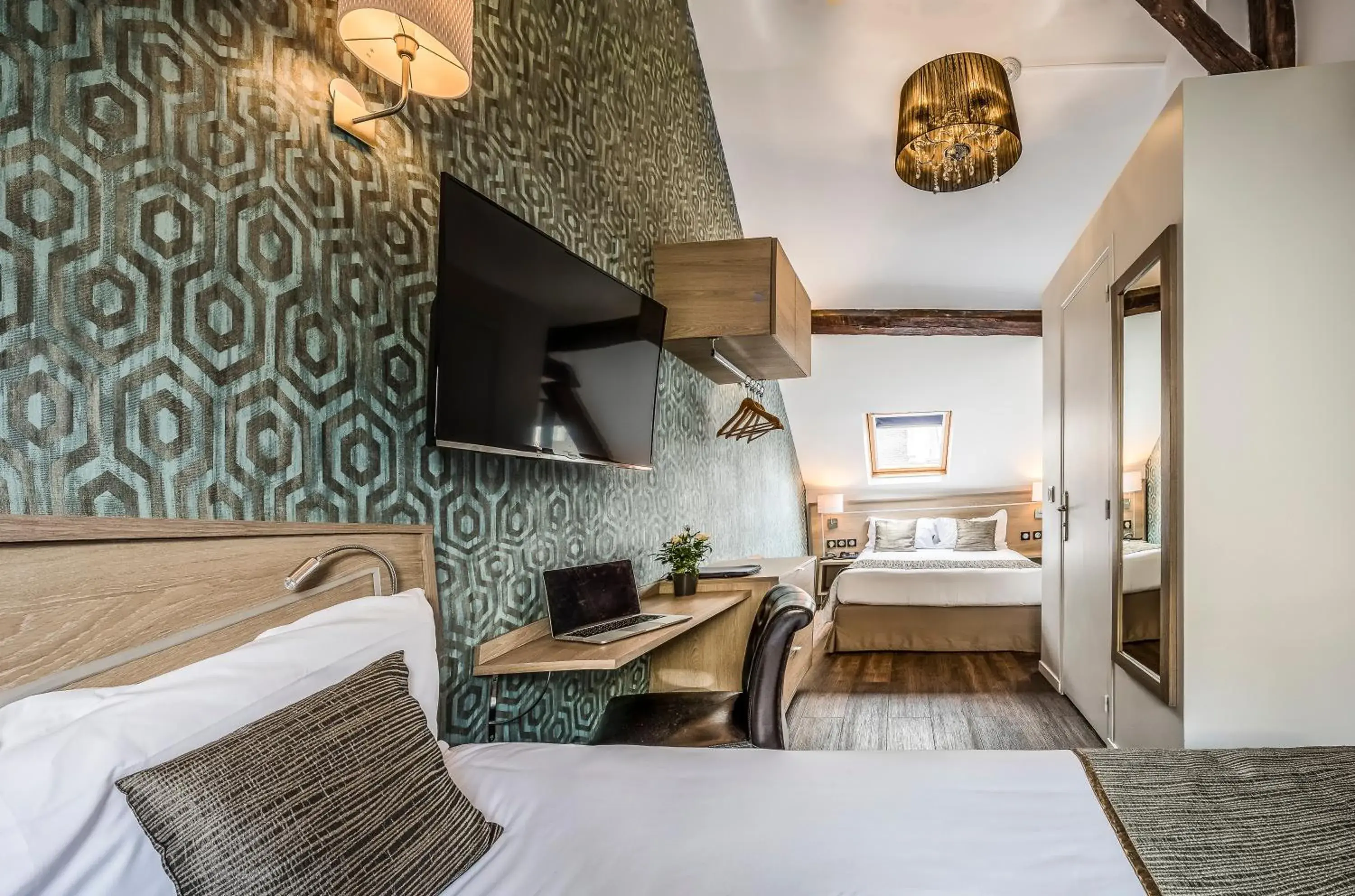 Family Room in Hotel Chabrol Opera Family Room in Hotel Chabrol Opera