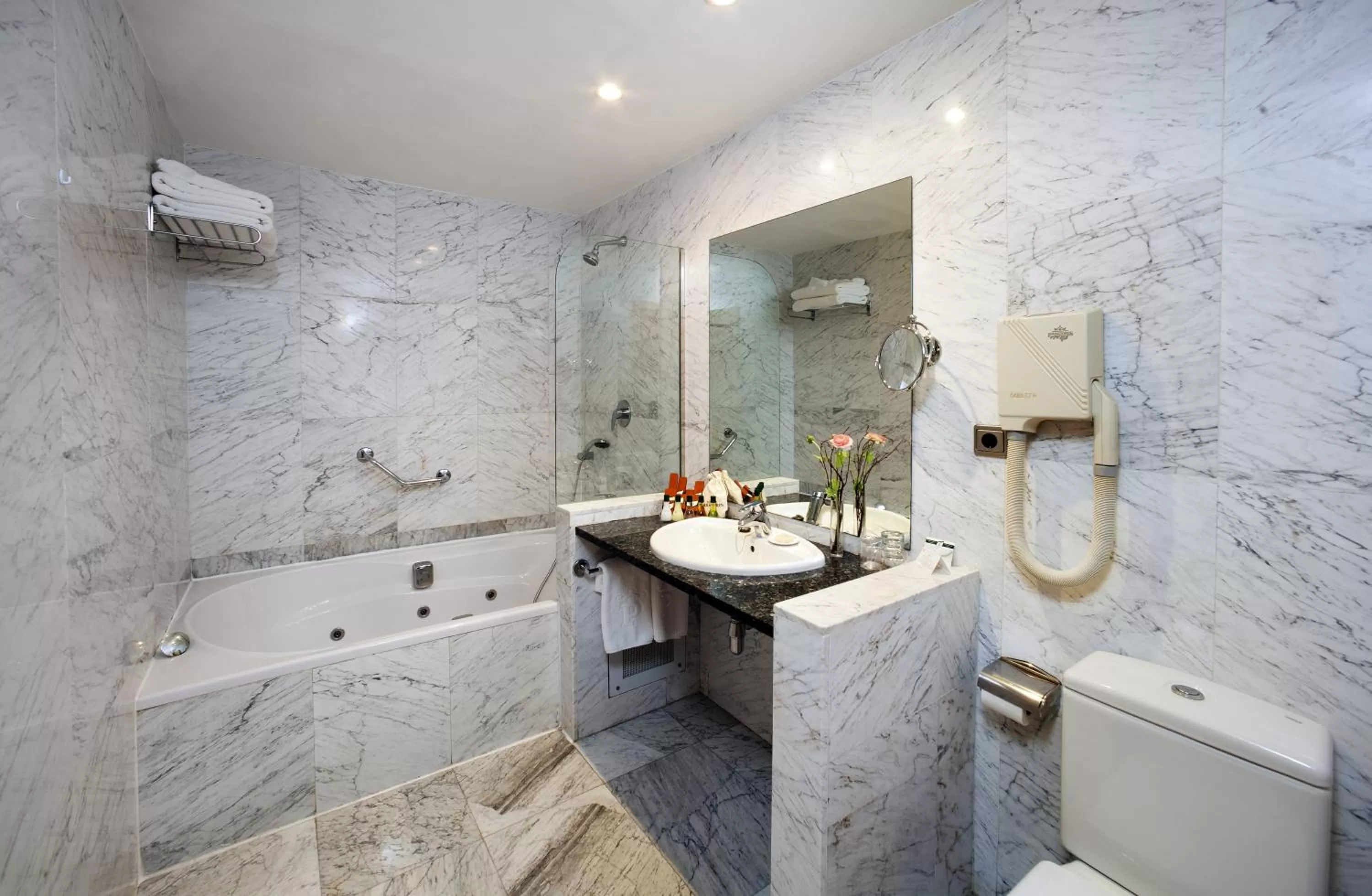 Bathroom in Parador de Cardona