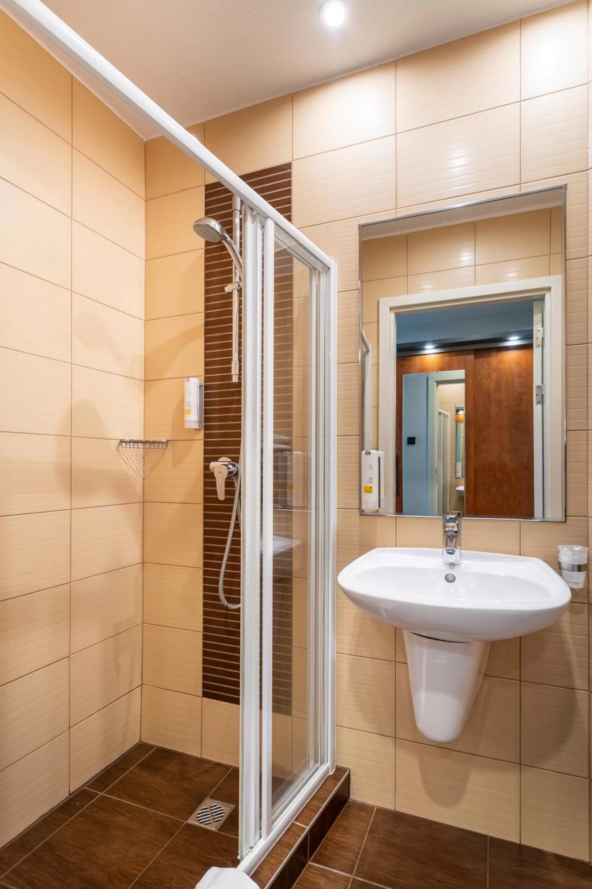 Shower in Qubus Hotel Zielona Góra