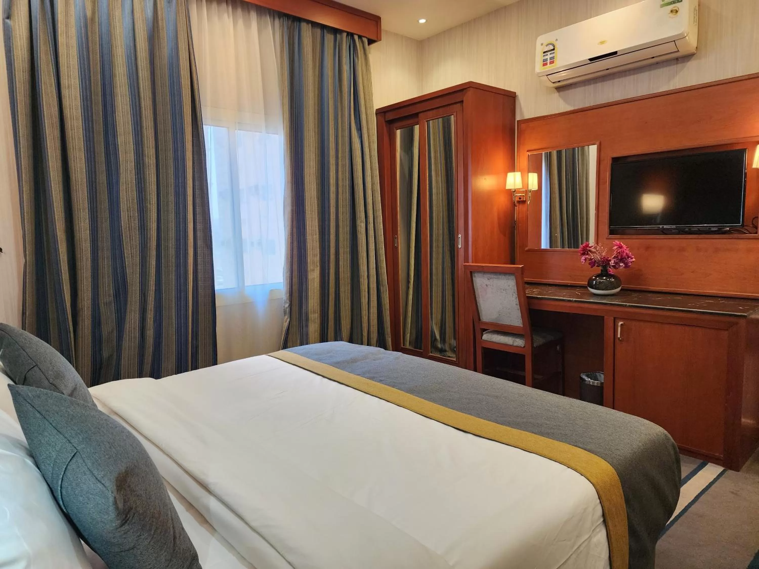 Bed in شاطيء الحياة للأجنحة الفندقية shaty alhayat