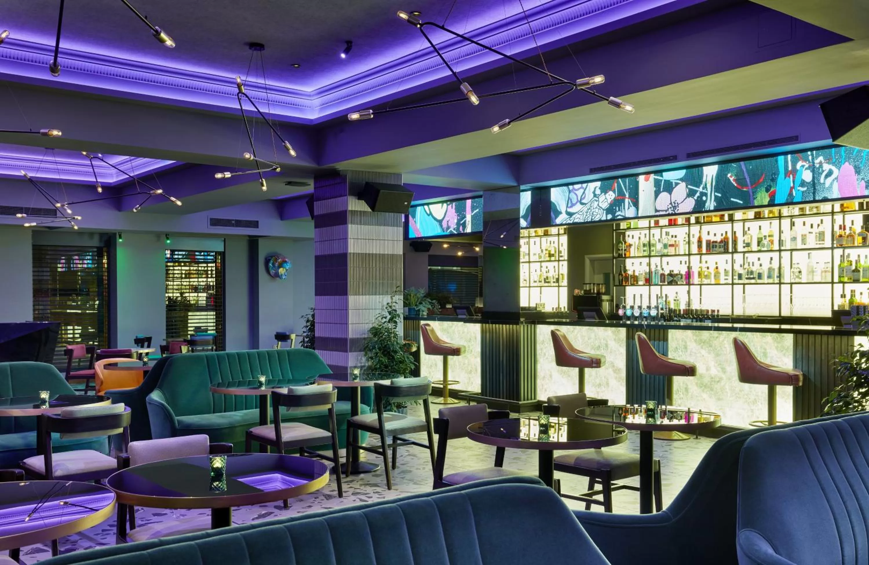Lounge or bar in NYX Hotel London Holborn by Leonardo Hotels