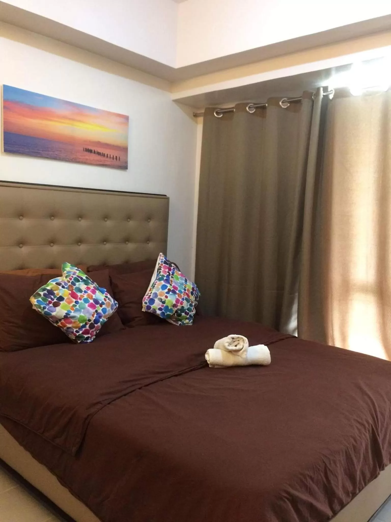 Bed in Condo with Free Swimming Pool & Viewing Deck
