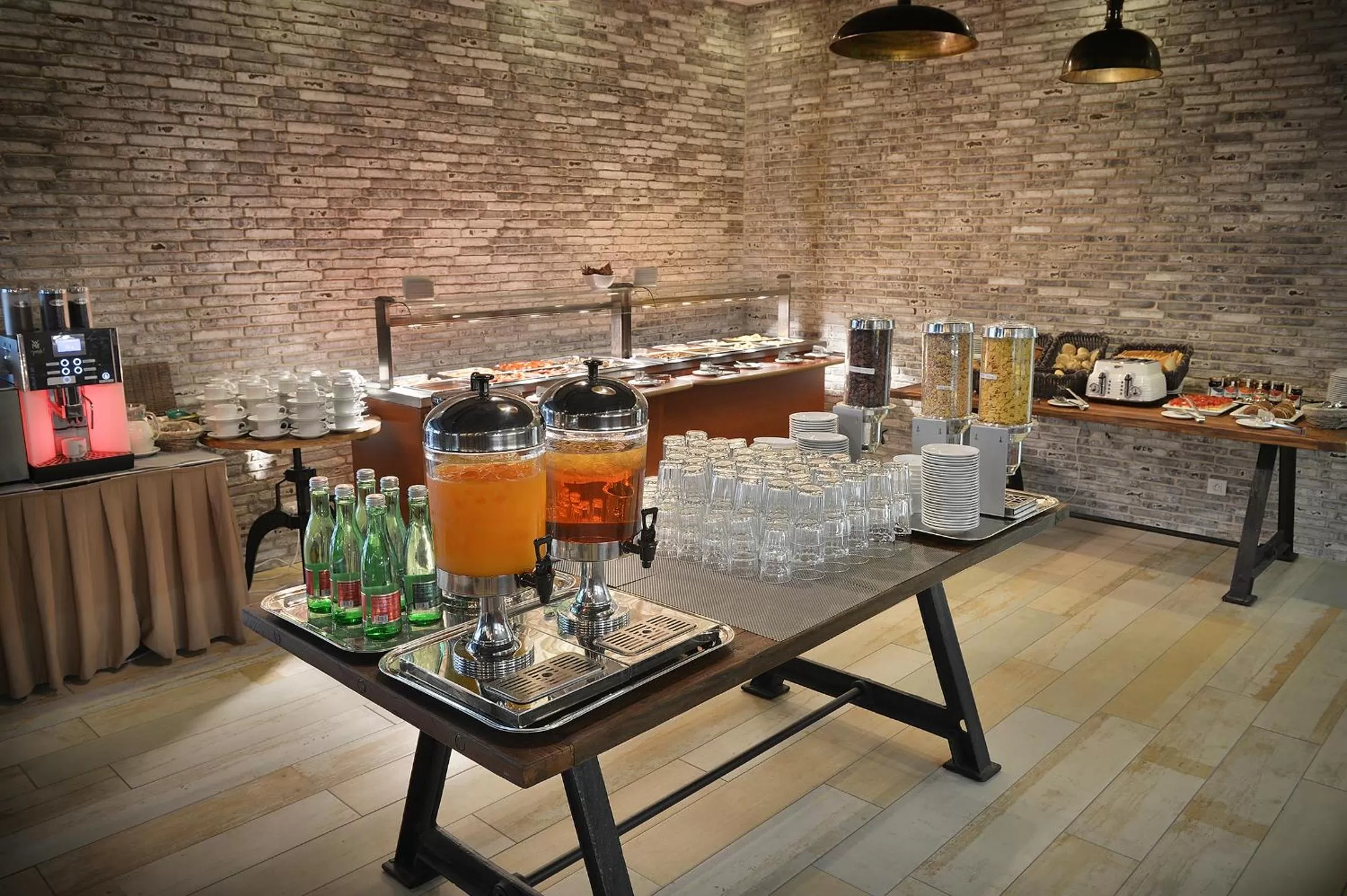 Buffet breakfast in Wilson Palace by LOFT