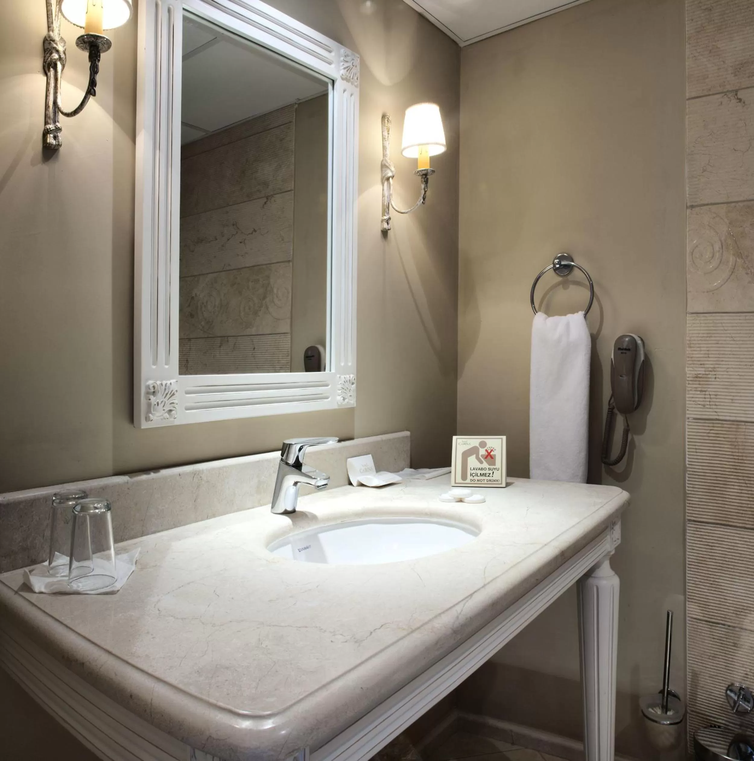 Bathroom in Hotel Carina