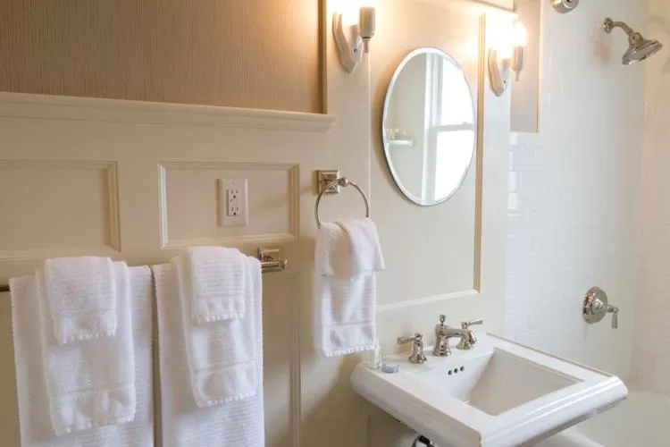 Bathroom in The Foxglove Inn