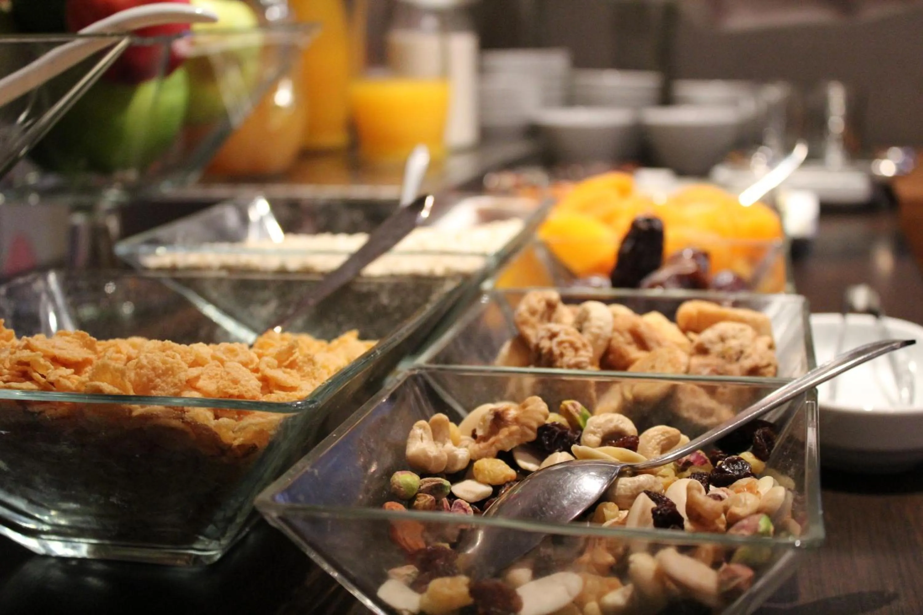 Buffet breakfast in ParkTower Suites