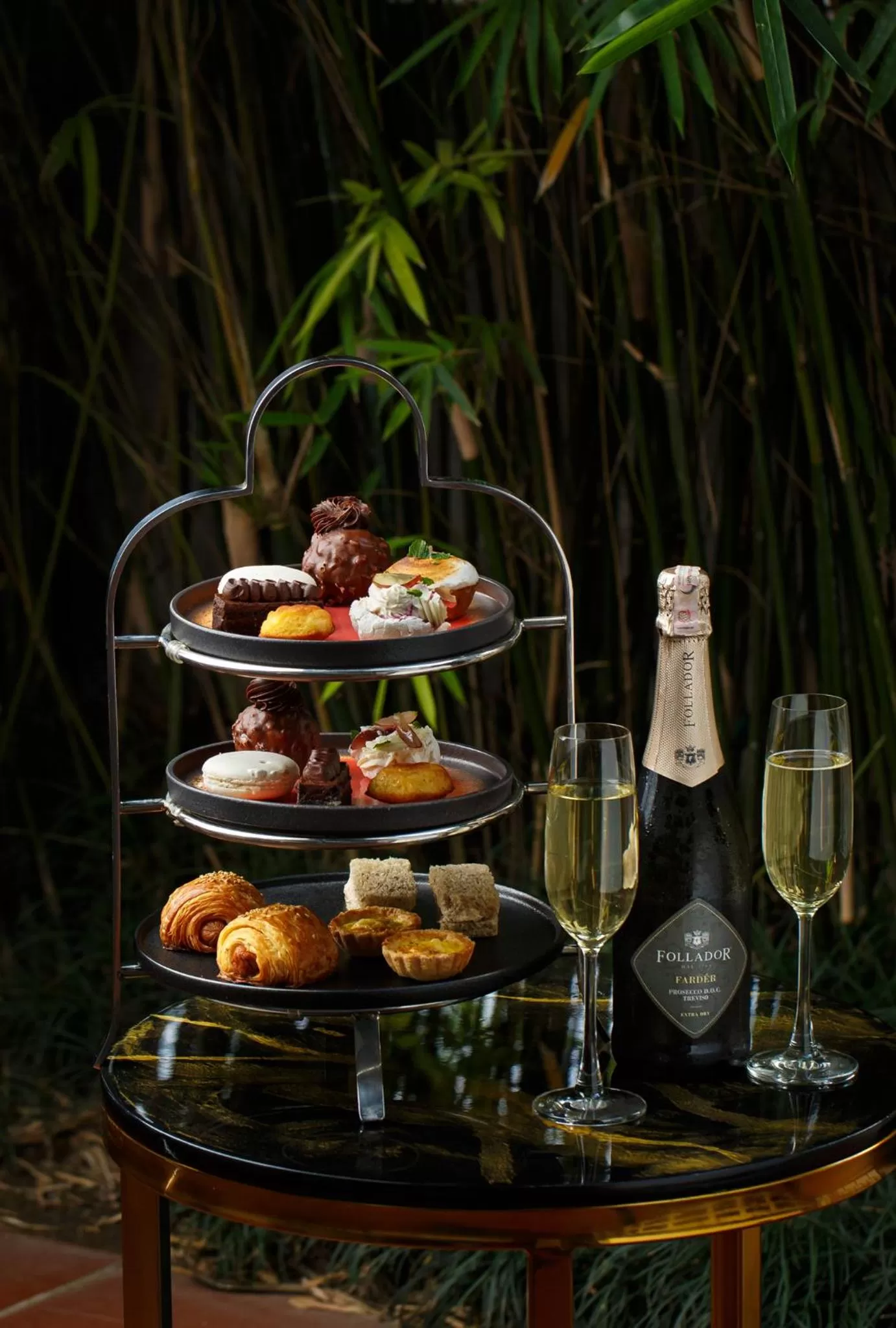 Restaurant/places to eat in Hotel Ambassador by ACE Hotels