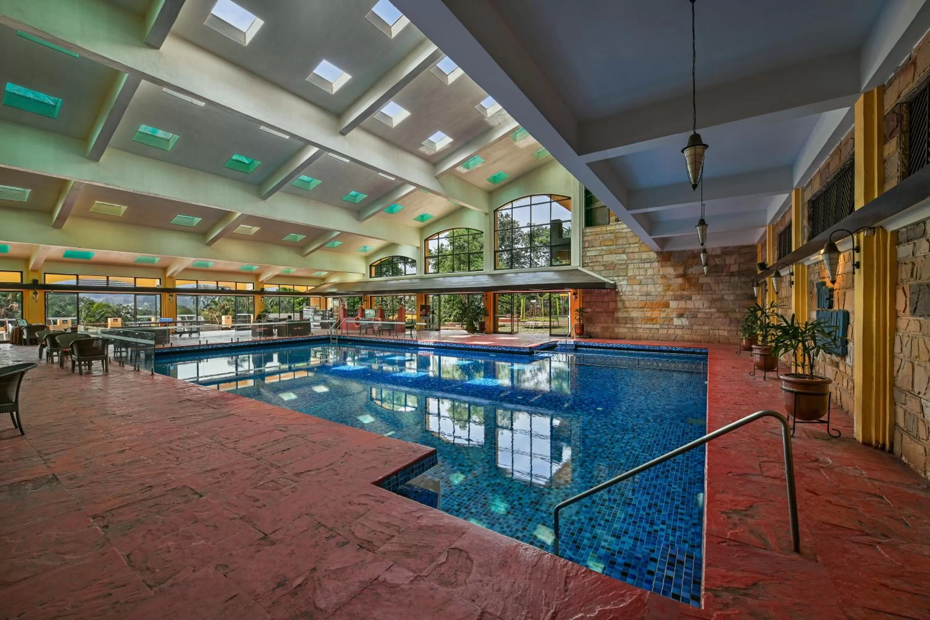 Swimming pool in Fariyas Resort Lonavala