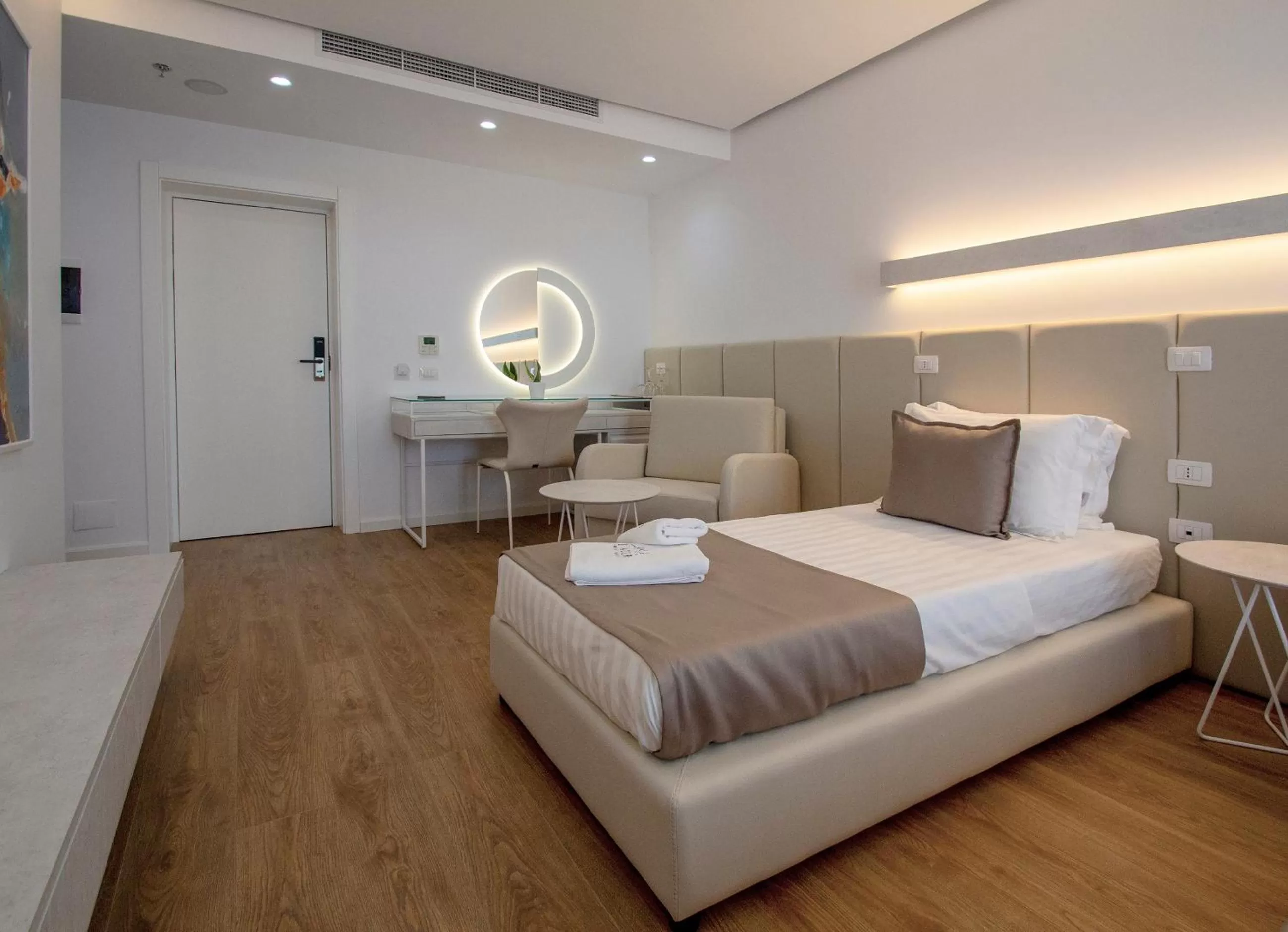 Bed in Dazur Coast Resort