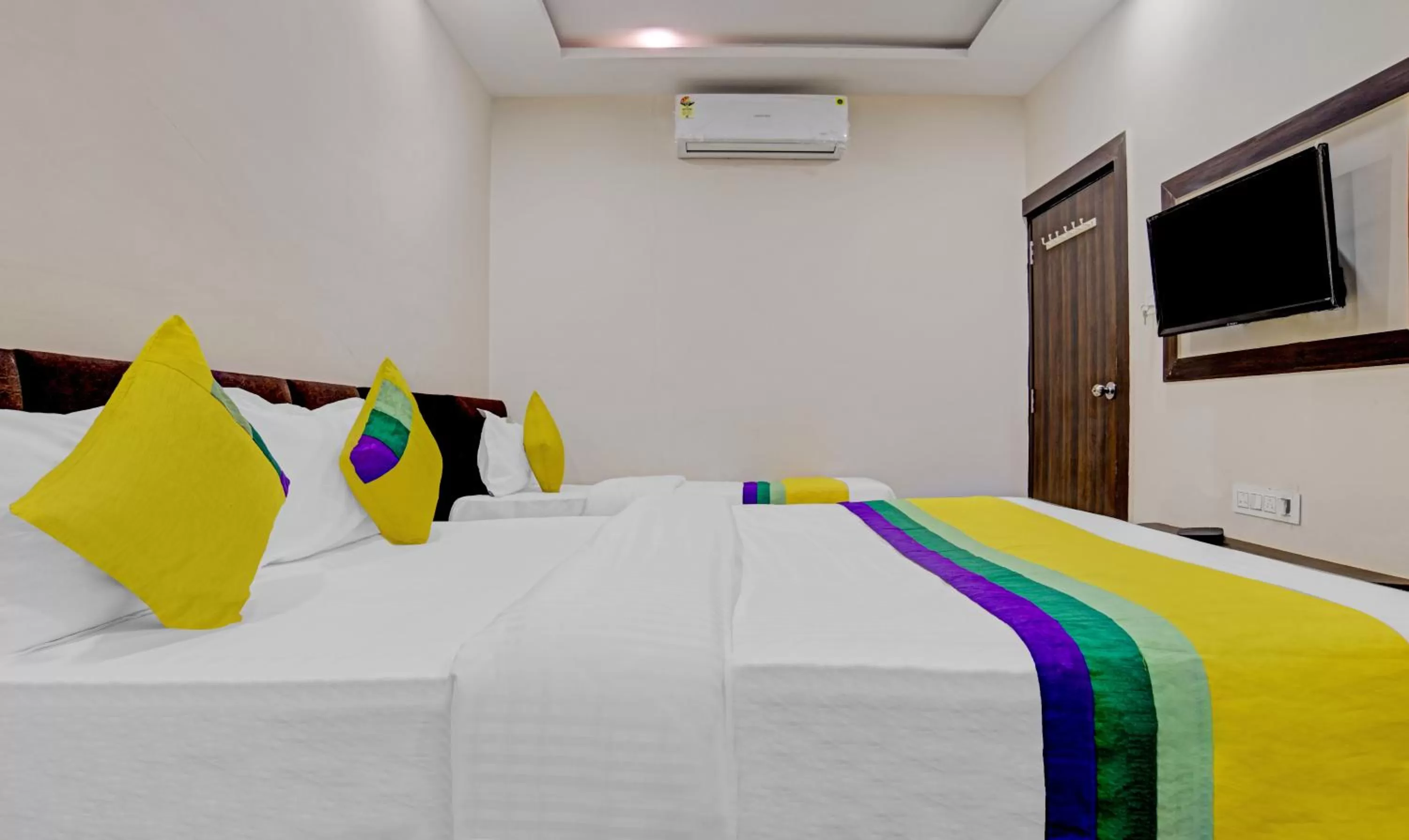 Bed in Hotel Anand Shree Near Airport,Indore
