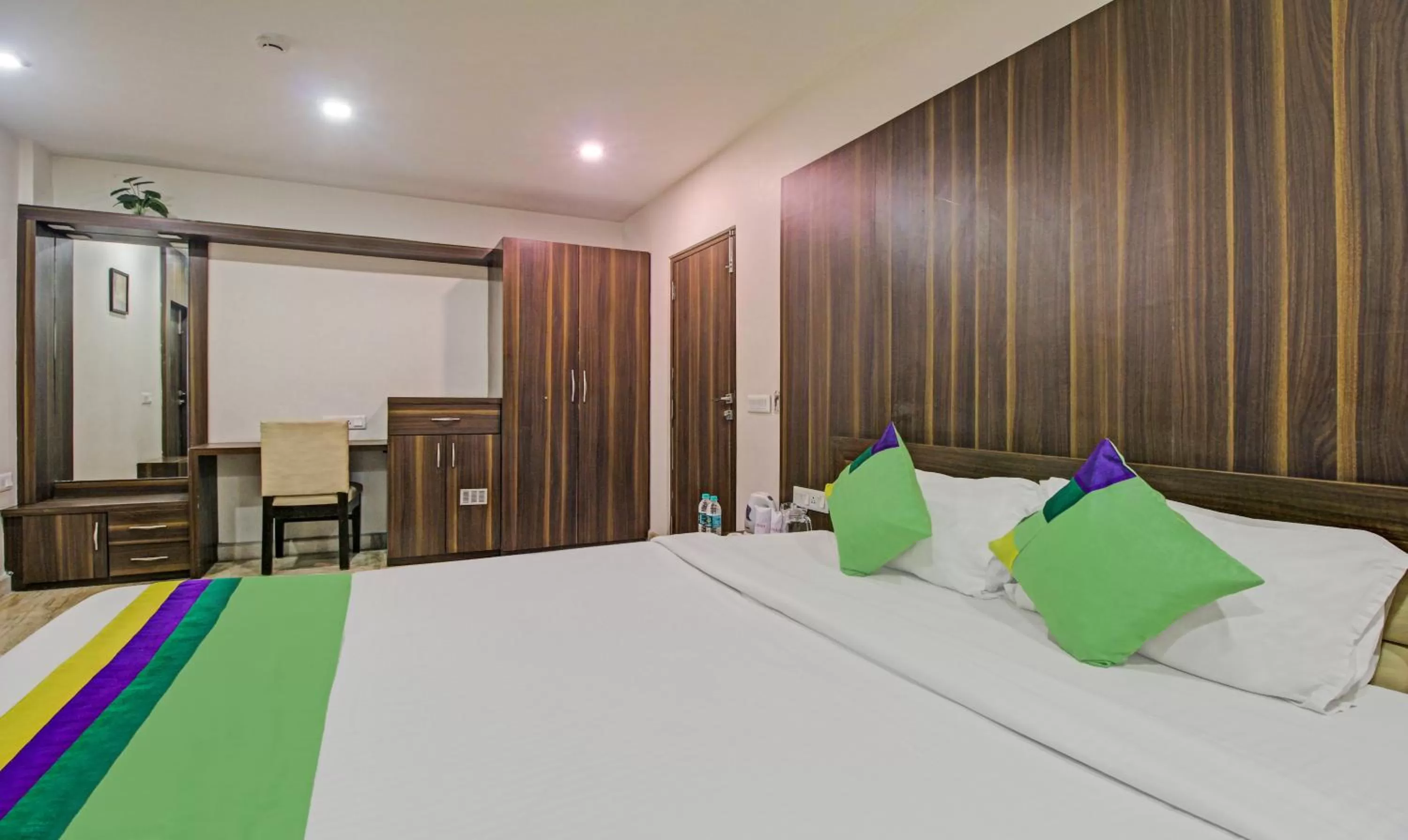 Bed in Treebo Sreema Saltlake Near City Centre Mall