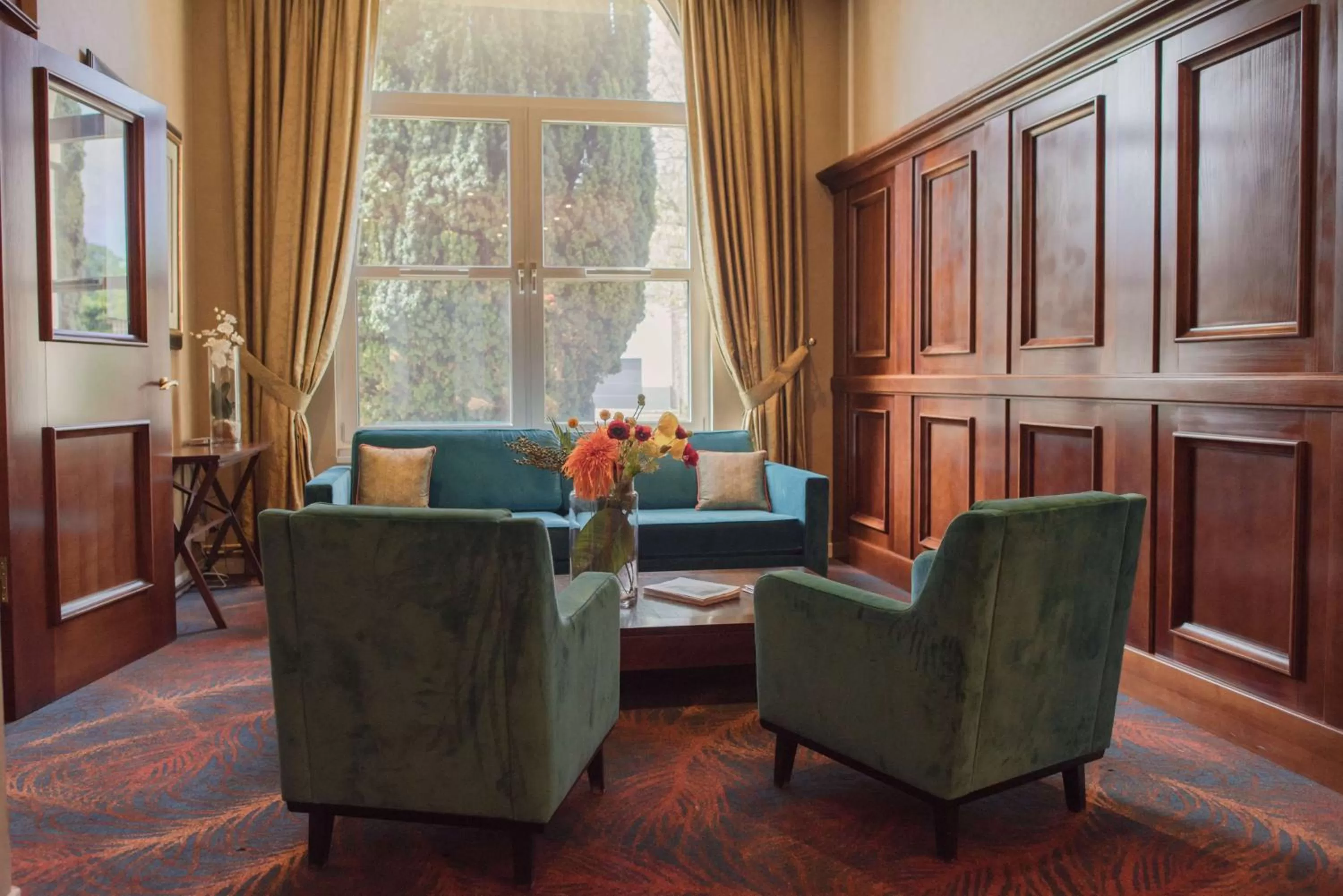 Lobby or reception in Best Western Hôtel Hermitage