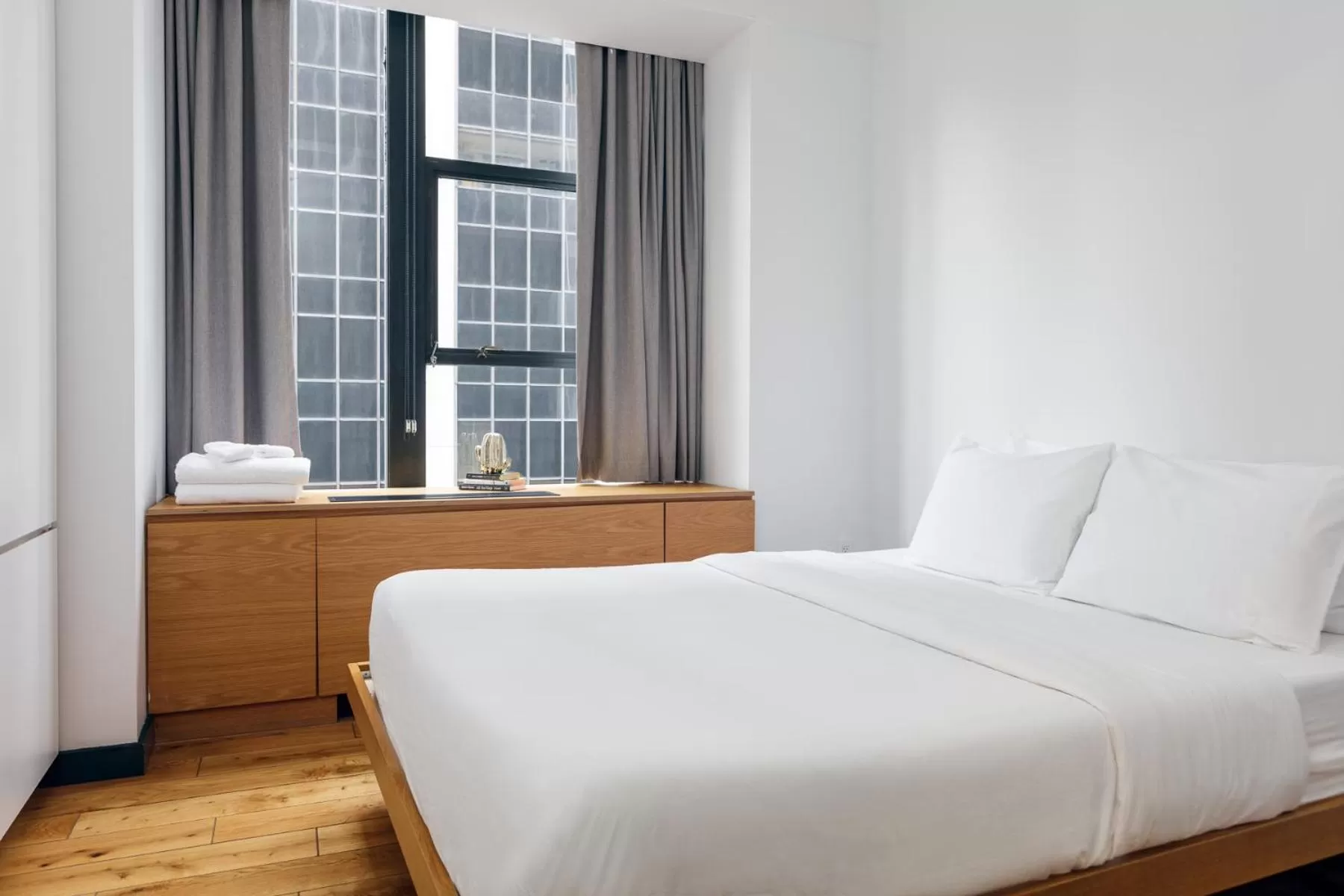 Bed in Placemakr Wall Street