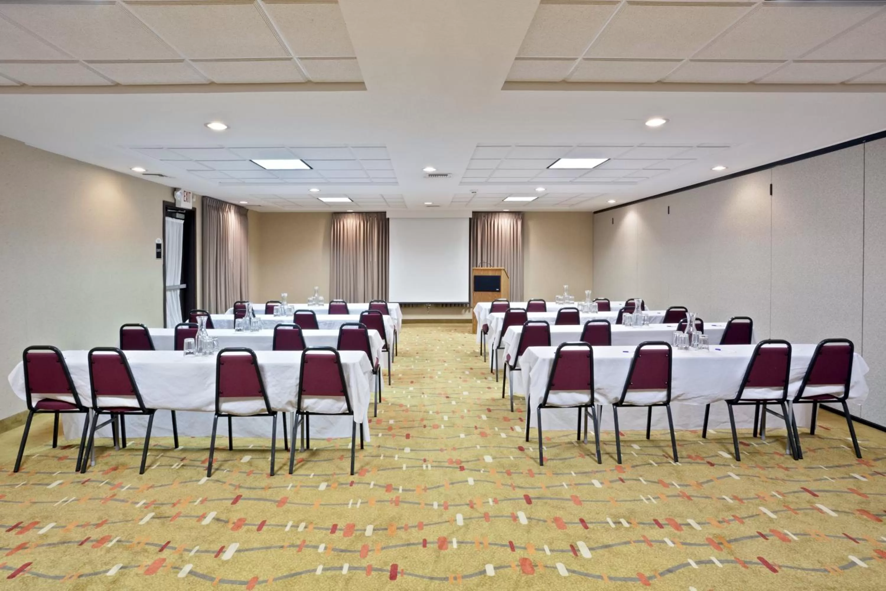 Meeting/conference room in Holiday Inn Express & Suites Albany by IHG