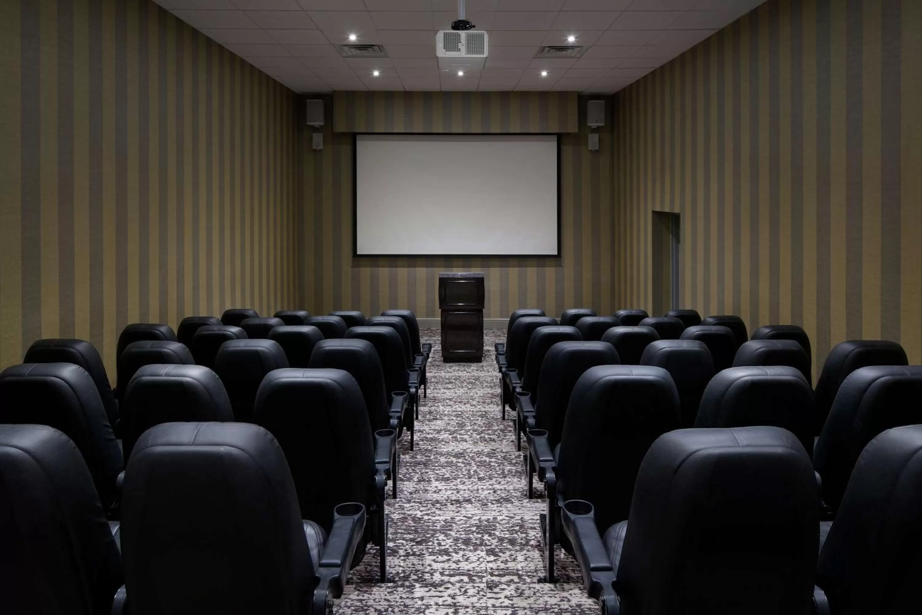 Meeting/conference room in DoubleTree by Hilton Orlando East - UCF Area