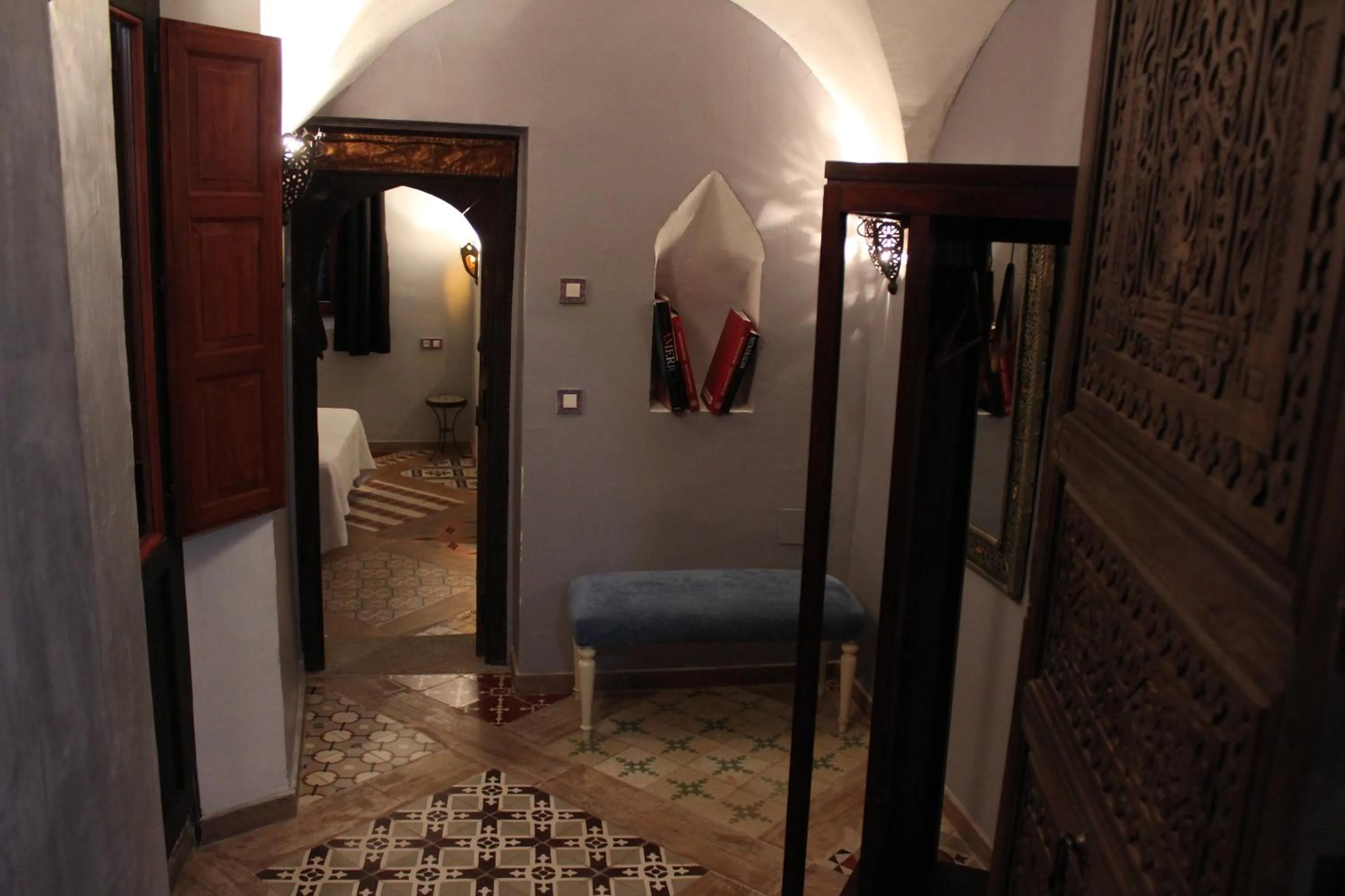 Decorative detail, Bed in Hotel la Boheme