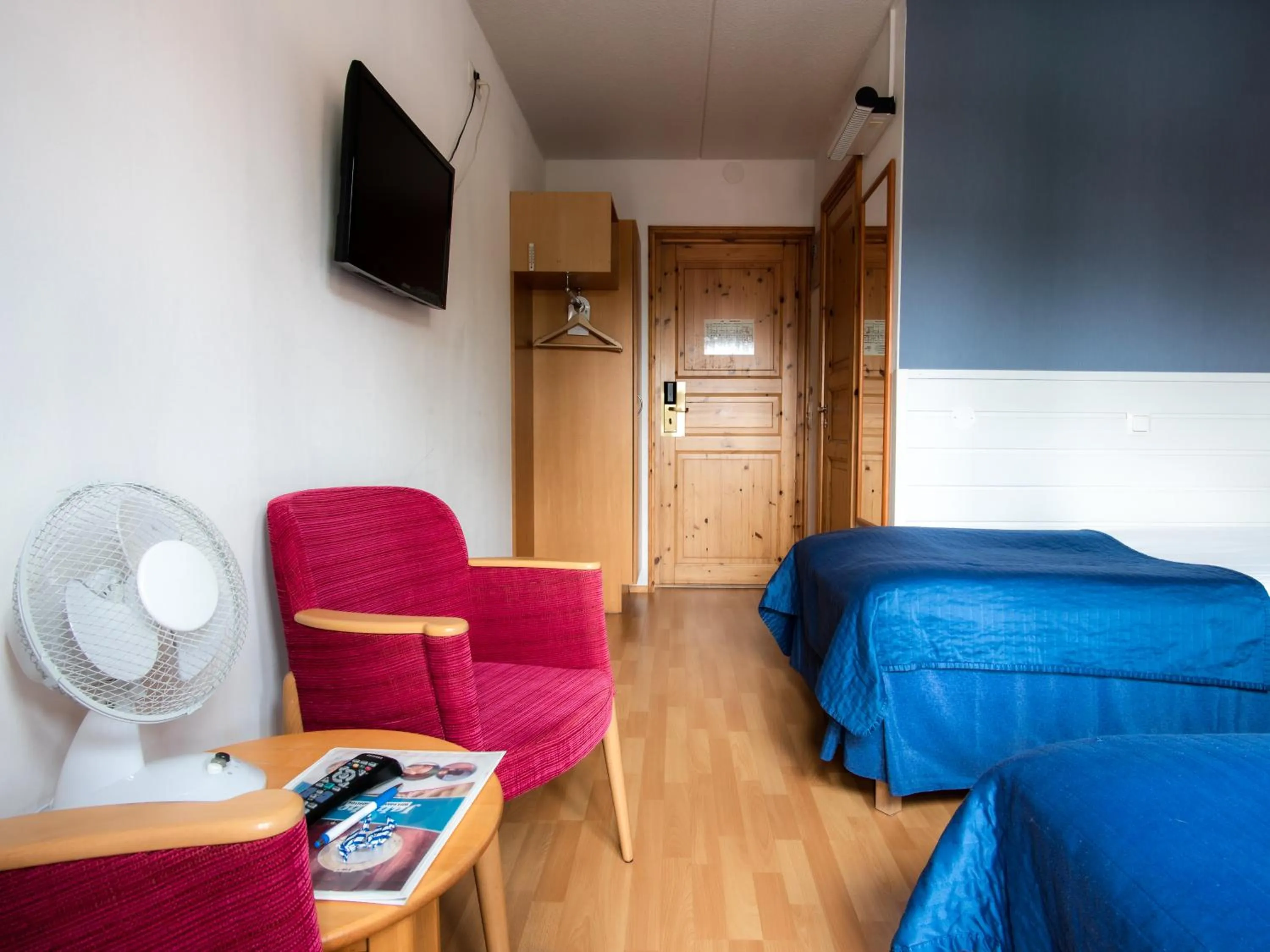 Photo of the whole room, Bed in Hotel Jahtihovi