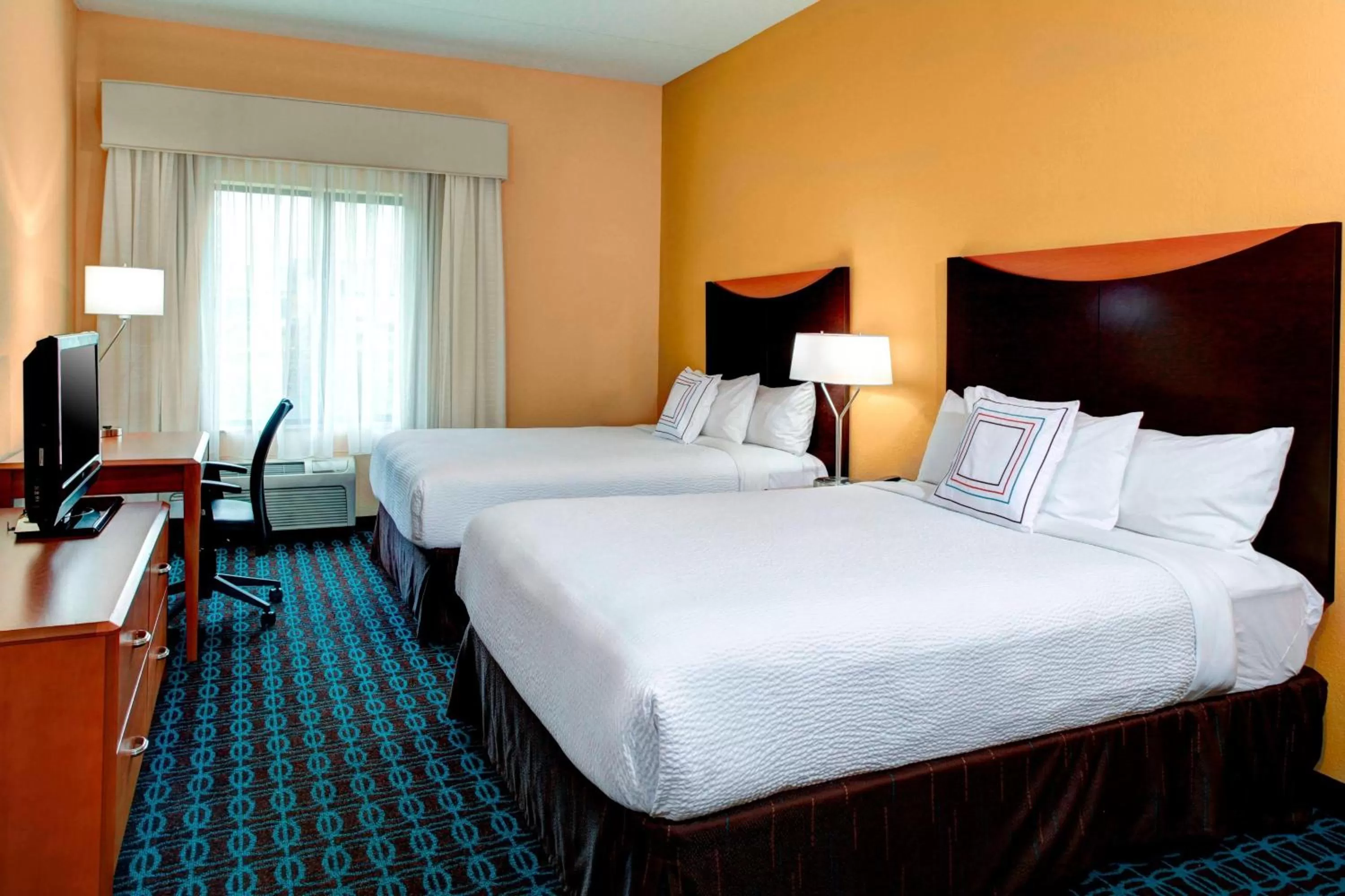 Photo of the whole room, Bed in Fairfield by Marriott Inn & Suites Anniston Oxford