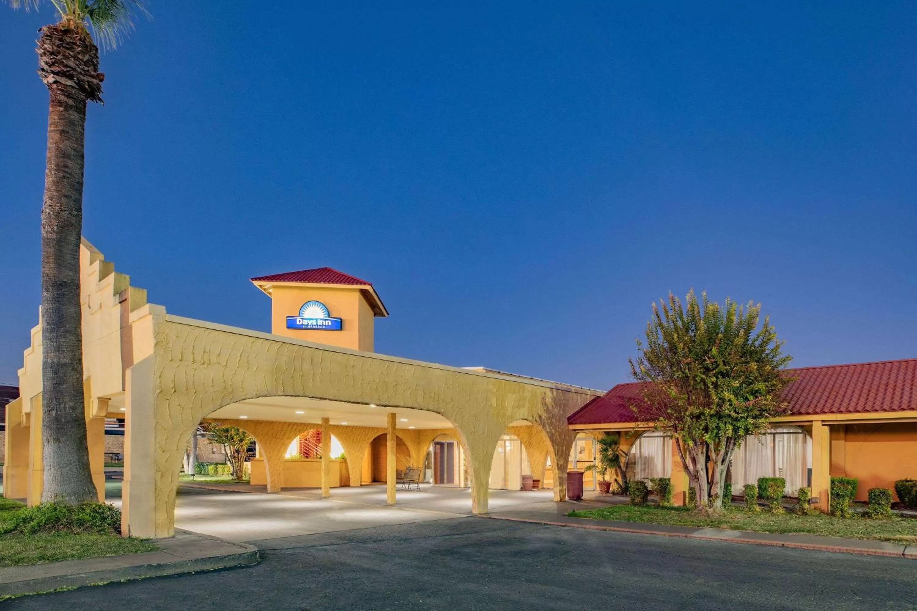 Property building in Days Inn by Wyndham Del Rio